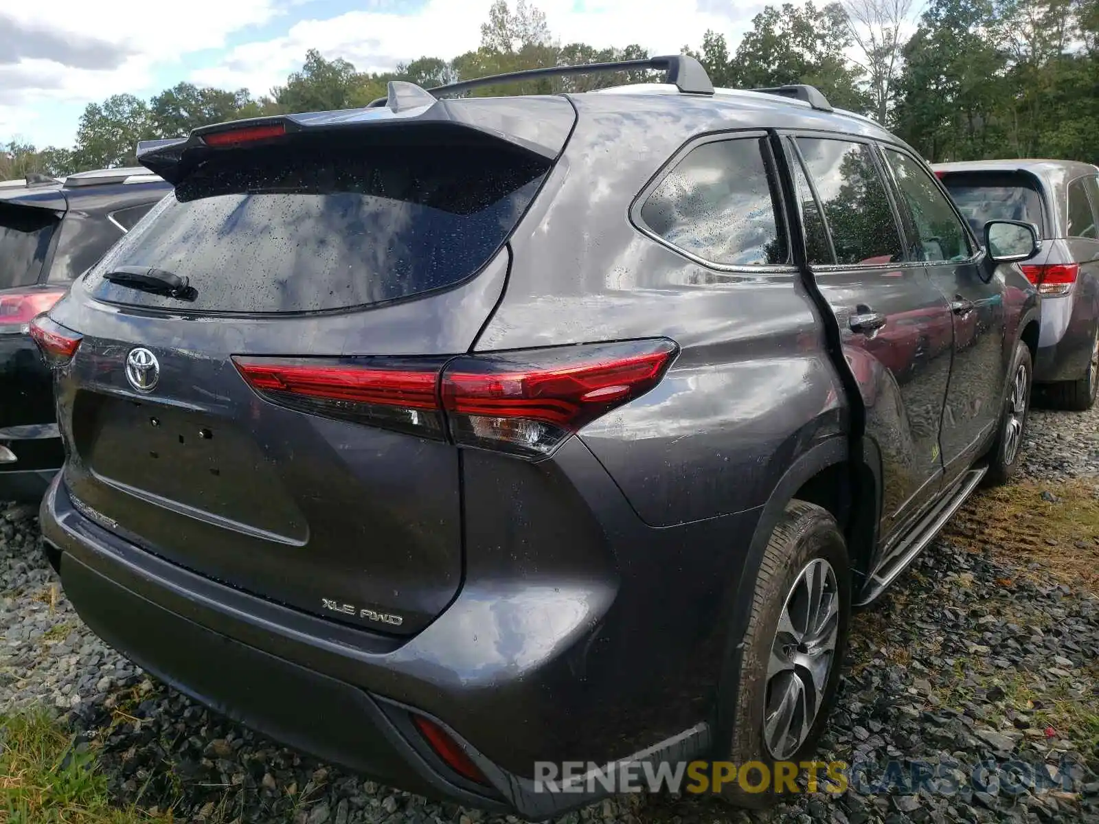 4 Photograph of a damaged car 5TDGZRBH3MS104142 TOYOTA HIGHLANDER 2021