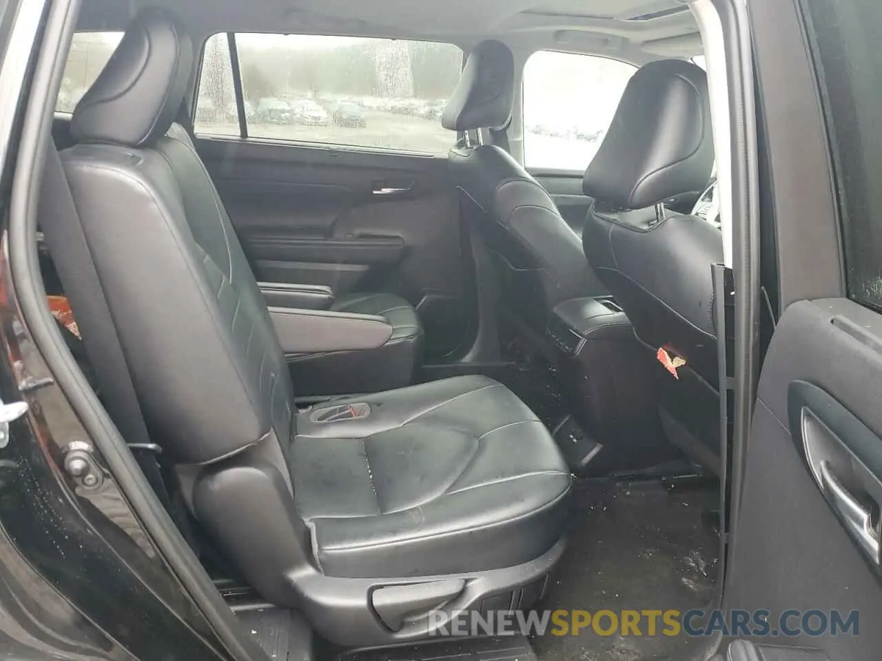 11 Photograph of a damaged car 5TDGZRBH3MS126805 TOYOTA HIGHLANDER 2021