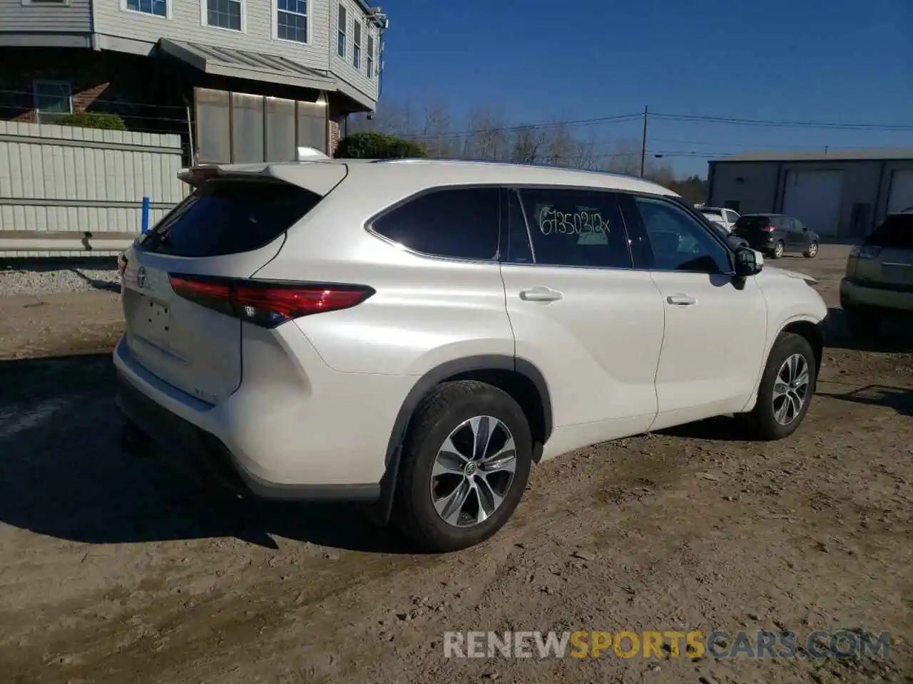 3 Photograph of a damaged car 5TDGZRBH3MS130854 TOYOTA HIGHLANDER 2021