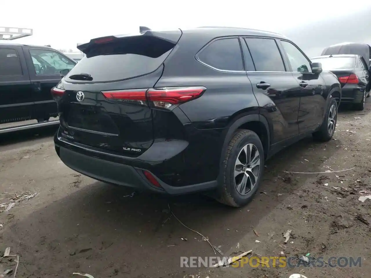 4 Photograph of a damaged car 5TDGZRBH3MS139389 TOYOTA HIGHLANDER 2021