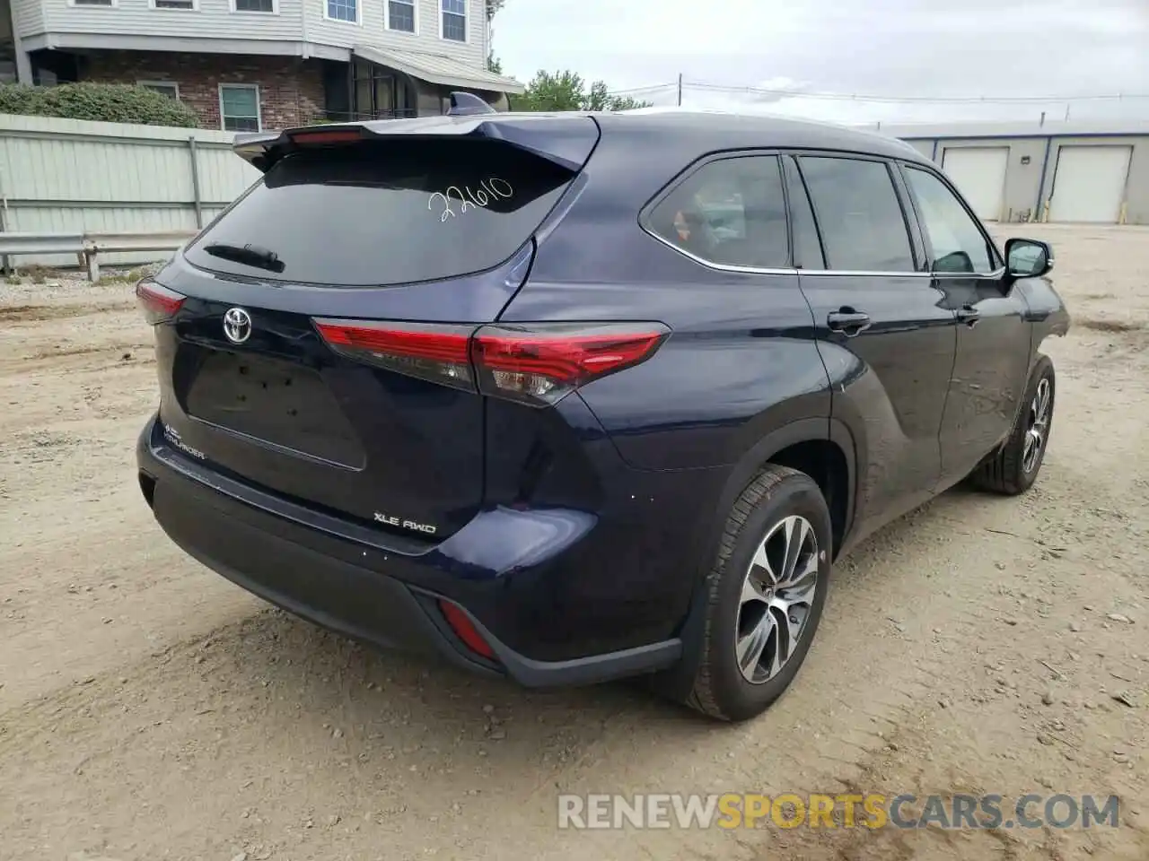 4 Photograph of a damaged car 5TDGZRBH3MS526945 TOYOTA HIGHLANDER 2021