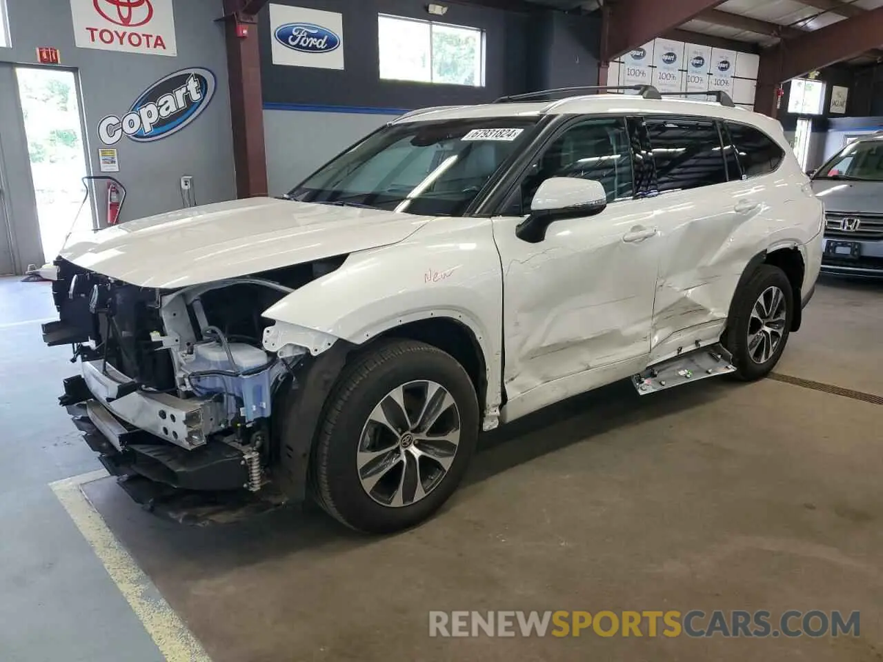1 Photograph of a damaged car 5TDGZRBH3MS545494 TOYOTA HIGHLANDER 2021
