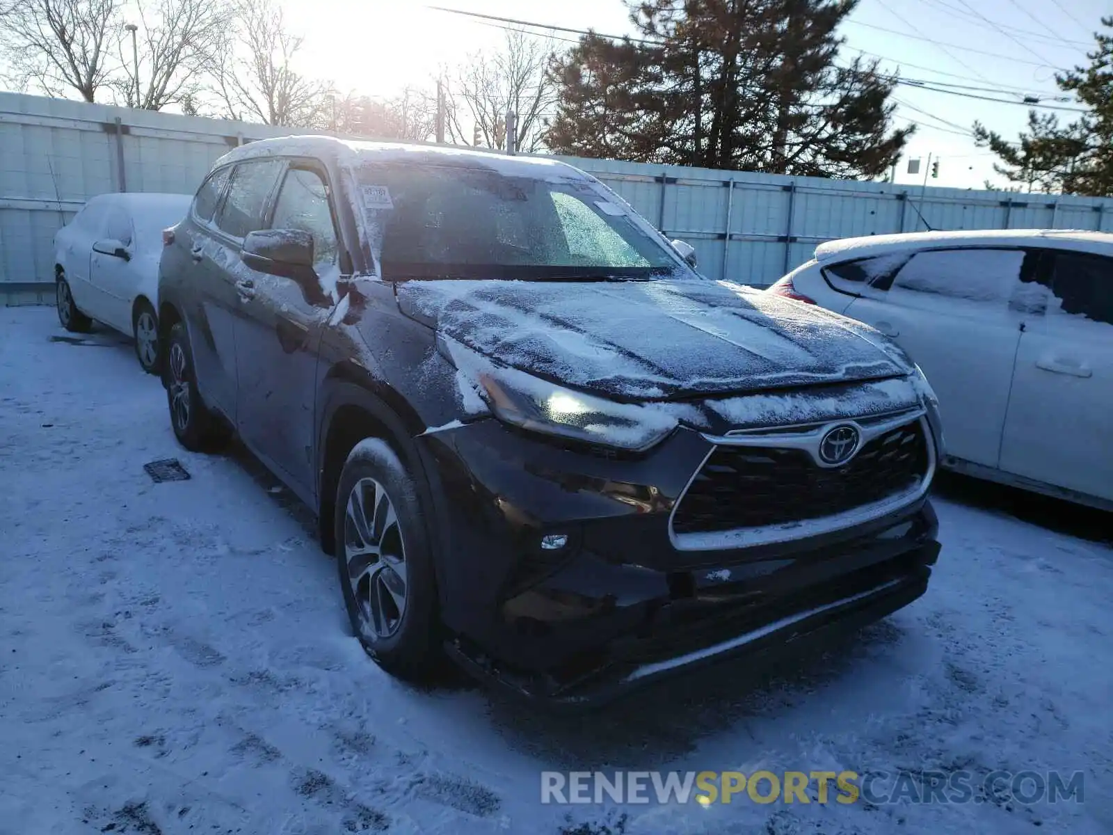 1 Photograph of a damaged car 5TDGZRBH4MS064654 TOYOTA HIGHLANDER 2021