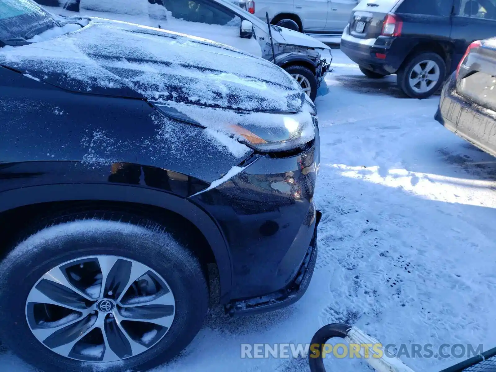 9 Photograph of a damaged car 5TDGZRBH4MS064654 TOYOTA HIGHLANDER 2021