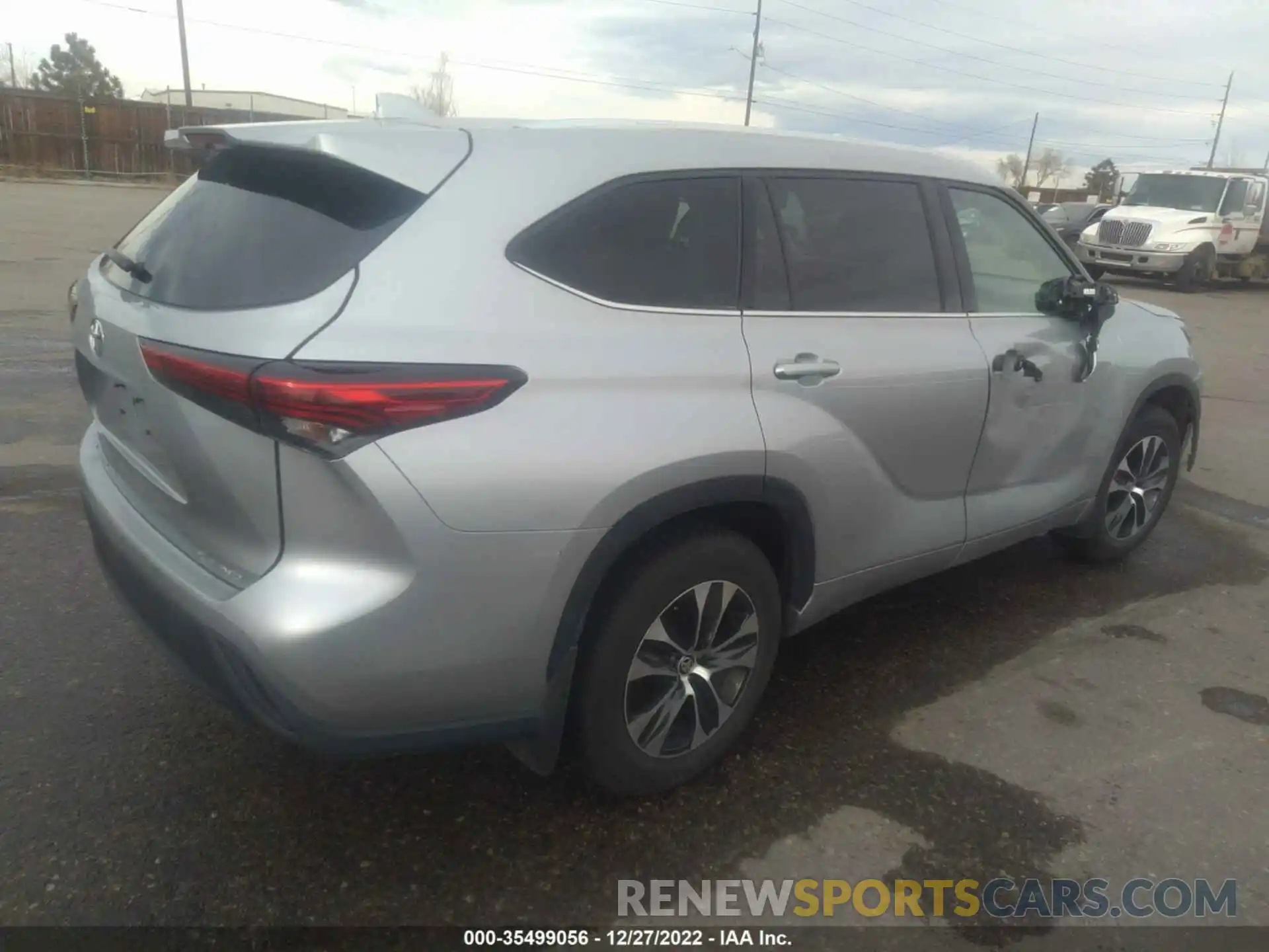 4 Photograph of a damaged car 5TDGZRBH4MS069417 TOYOTA HIGHLANDER 2021