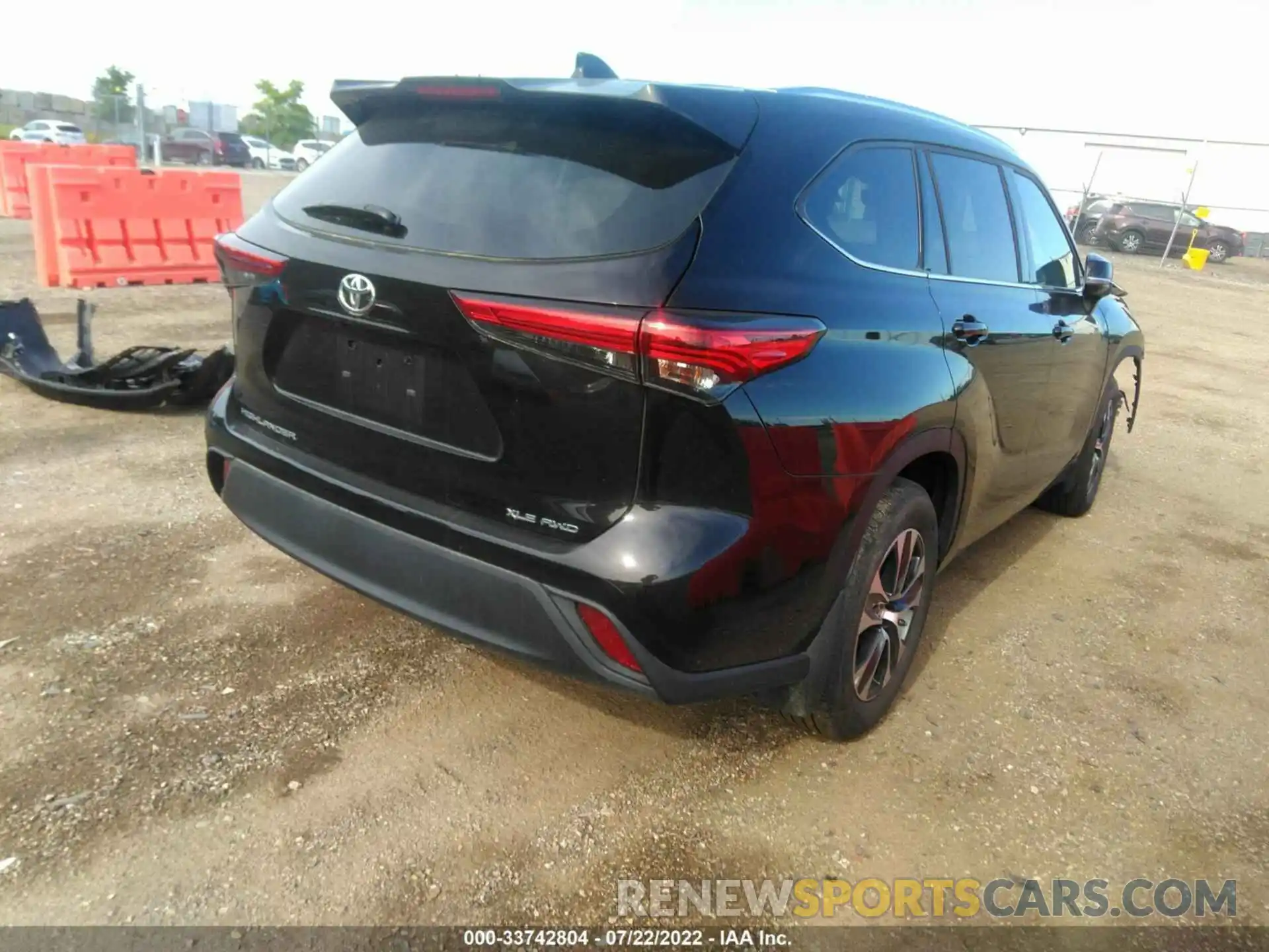 4 Photograph of a damaged car 5TDGZRBH4MS128353 TOYOTA HIGHLANDER 2021