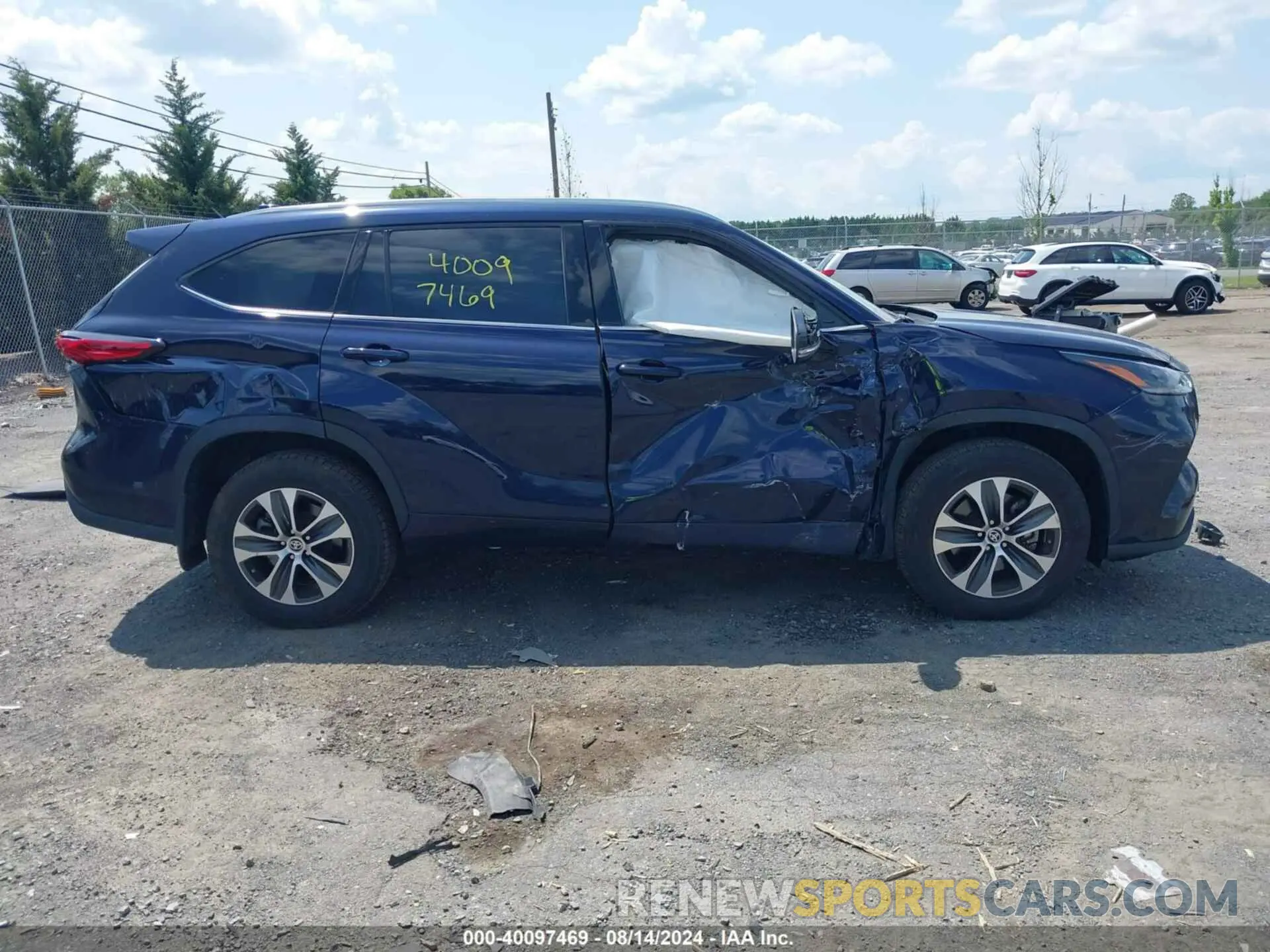 13 Photograph of a damaged car 5TDGZRBH4MS555211 TOYOTA HIGHLANDER 2021