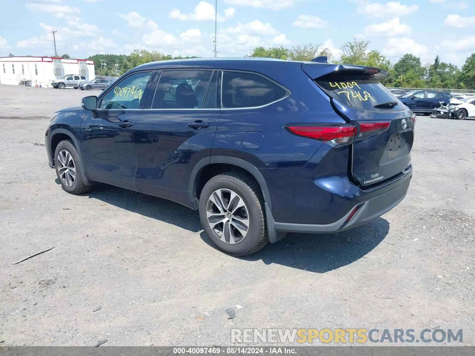 3 Photograph of a damaged car 5TDGZRBH4MS555211 TOYOTA HIGHLANDER 2021