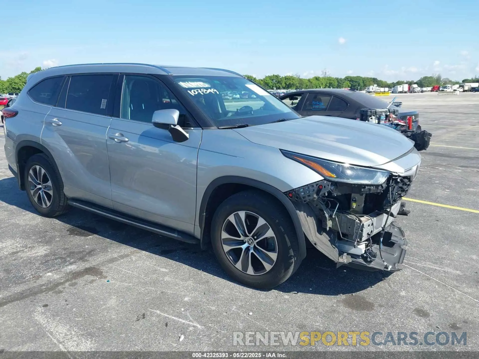 1 Photograph of a damaged car 5TDGZRBH5MS107849 TOYOTA HIGHLANDER 2021