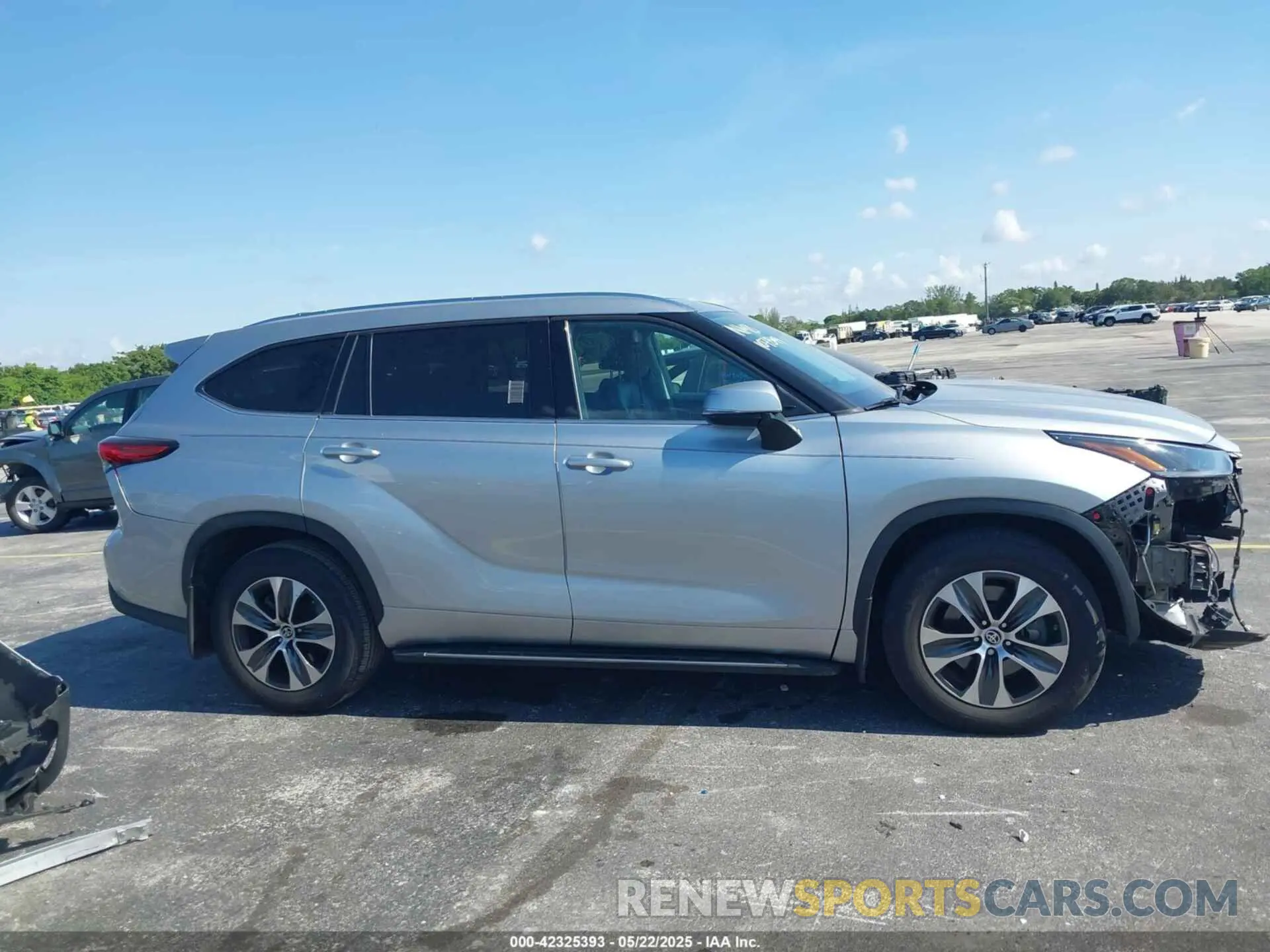 13 Photograph of a damaged car 5TDGZRBH5MS107849 TOYOTA HIGHLANDER 2021
