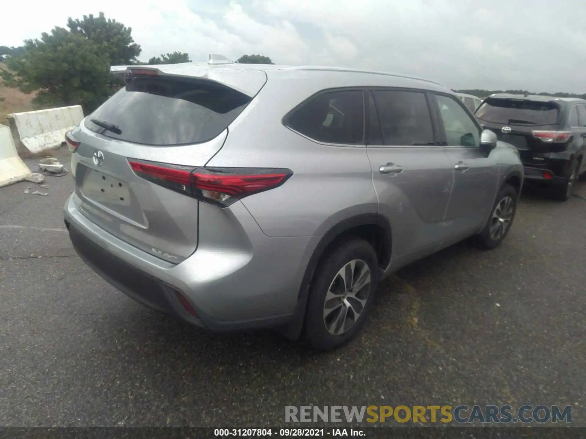 4 Photograph of a damaged car 5TDGZRBH5MS129706 TOYOTA HIGHLANDER 2021