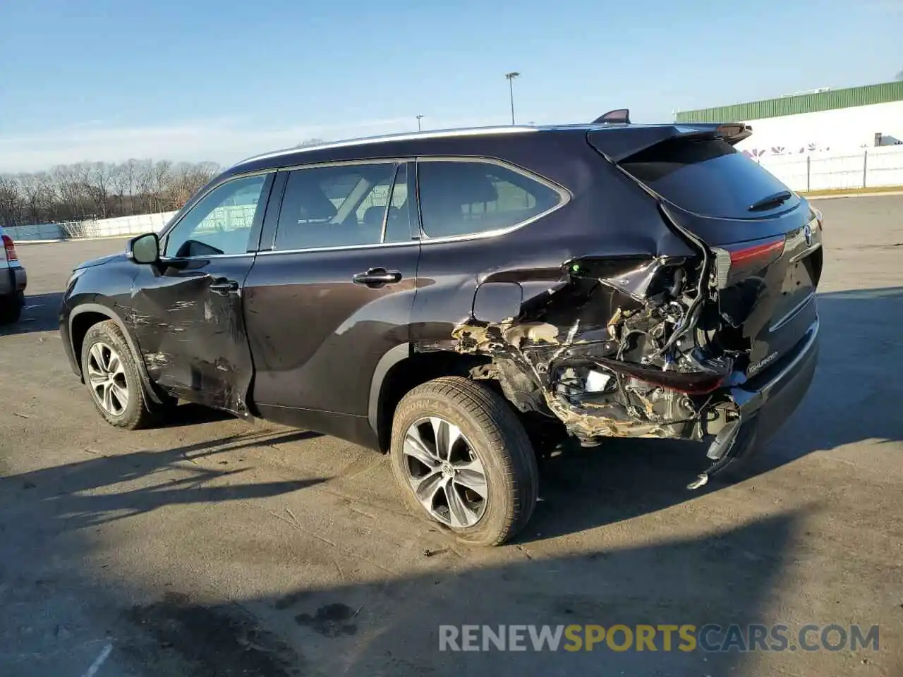 2 Photograph of a damaged car 5TDGZRBH5MS138857 TOYOTA HIGHLANDER 2021