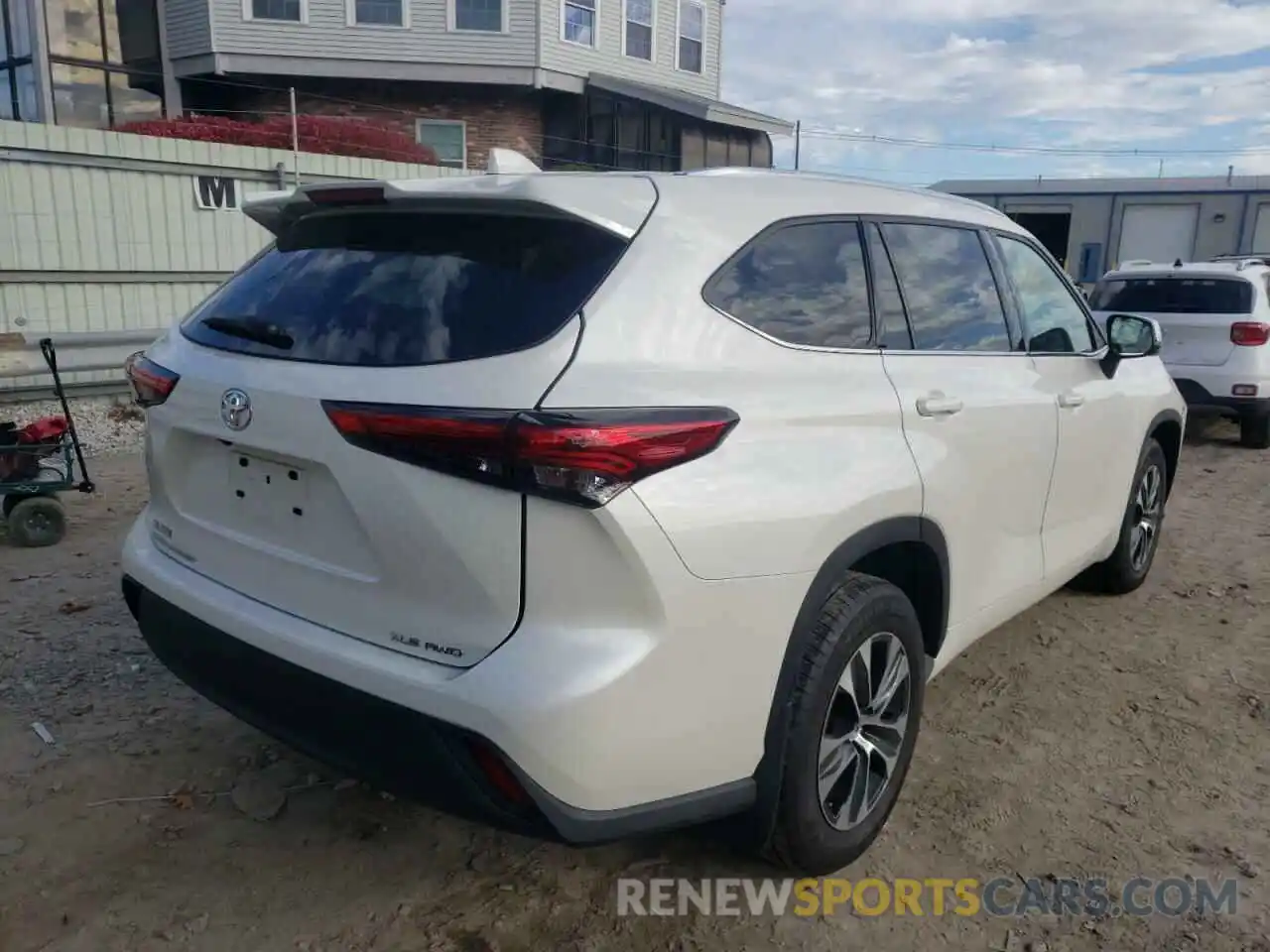 4 Photograph of a damaged car 5TDGZRBH5MS532553 TOYOTA HIGHLANDER 2021