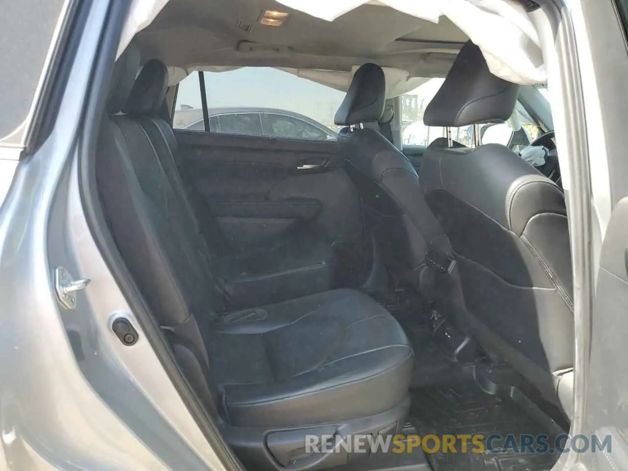 11 Photograph of a damaged car 5TDGZRBH6MS056815 TOYOTA HIGHLANDER 2021