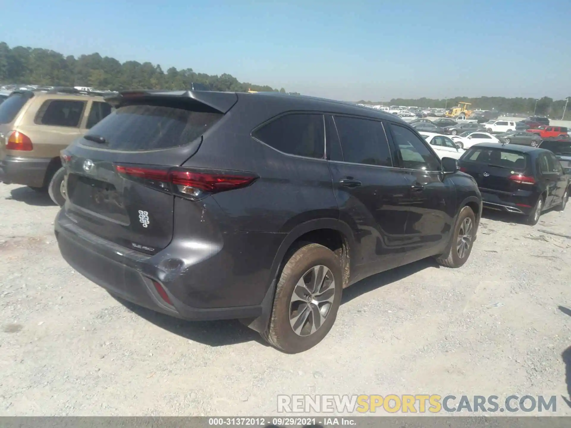 4 Photograph of a damaged car 5TDGZRBH6MS116527 TOYOTA HIGHLANDER 2021