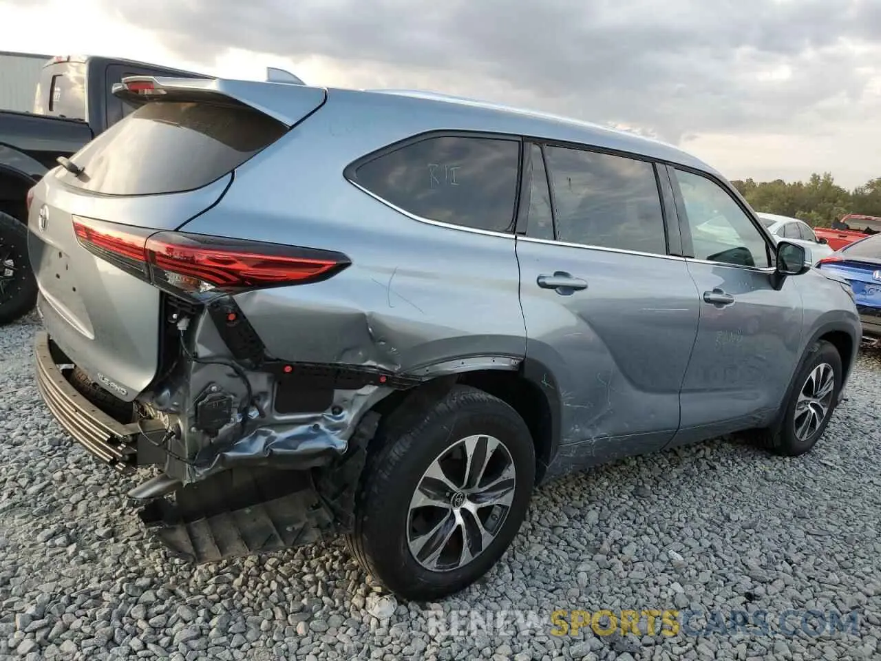 3 Photograph of a damaged car 5TDGZRBH6MS144585 TOYOTA HIGHLANDER 2021