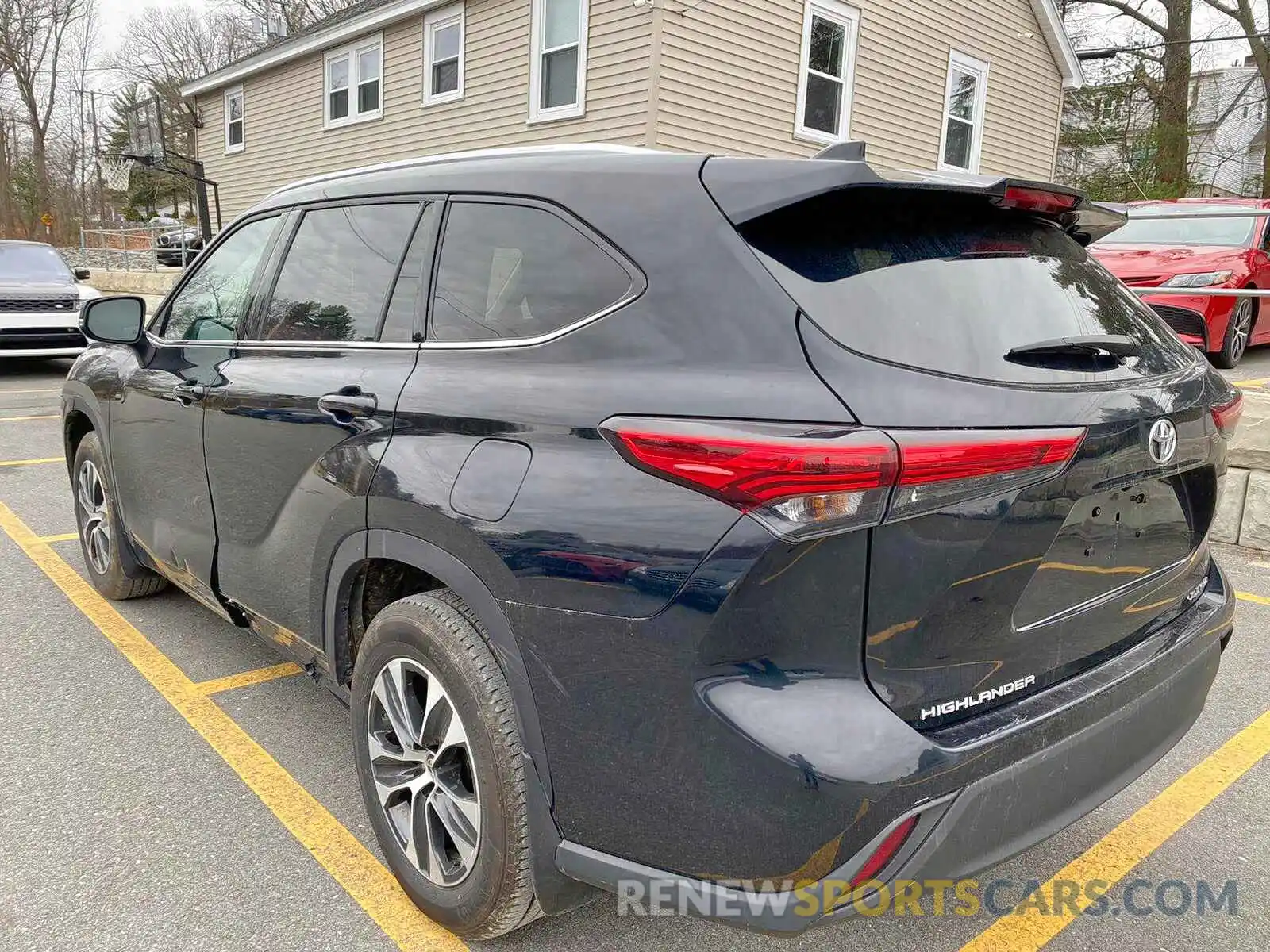 3 Photograph of a damaged car 5TDGZRBH6MS524316 TOYOTA HIGHLANDER 2021