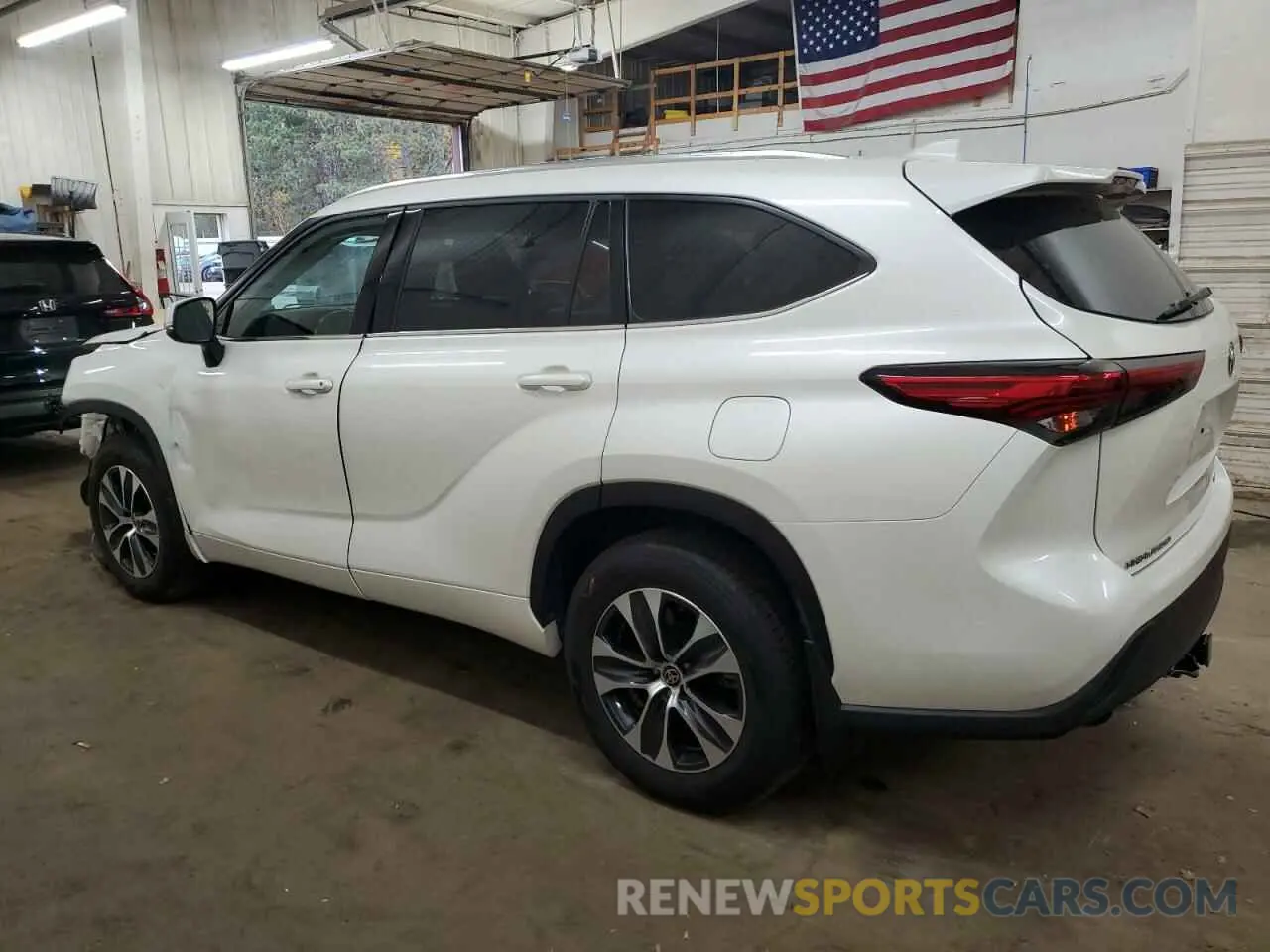 2 Photograph of a damaged car 5TDGZRBH6MS532643 TOYOTA HIGHLANDER 2021