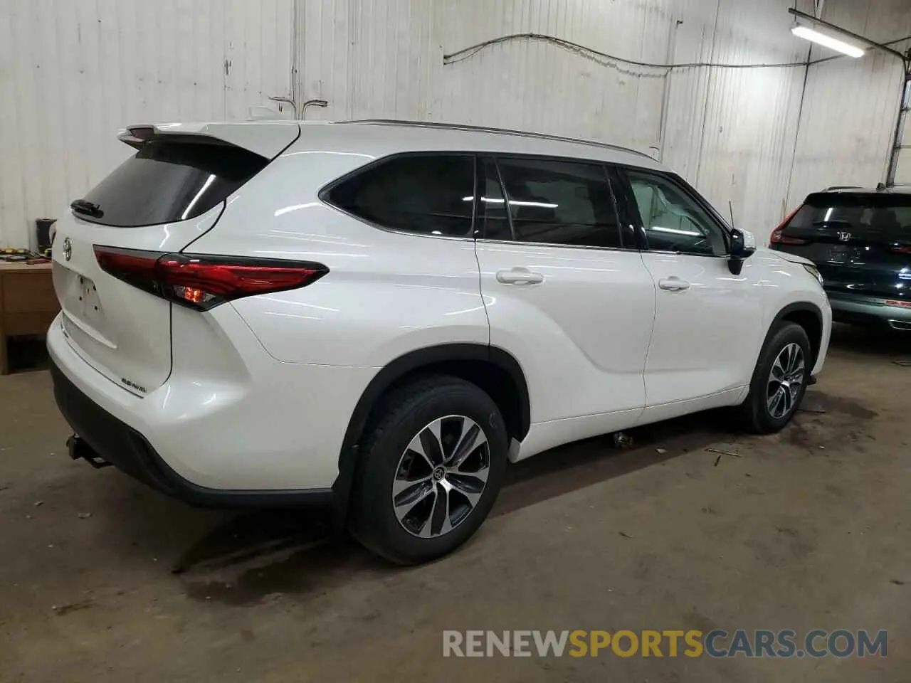 3 Photograph of a damaged car 5TDGZRBH6MS532643 TOYOTA HIGHLANDER 2021