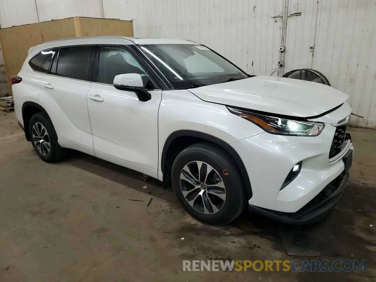 4 Photograph of a damaged car 5TDGZRBH6MS532643 TOYOTA HIGHLANDER 2021