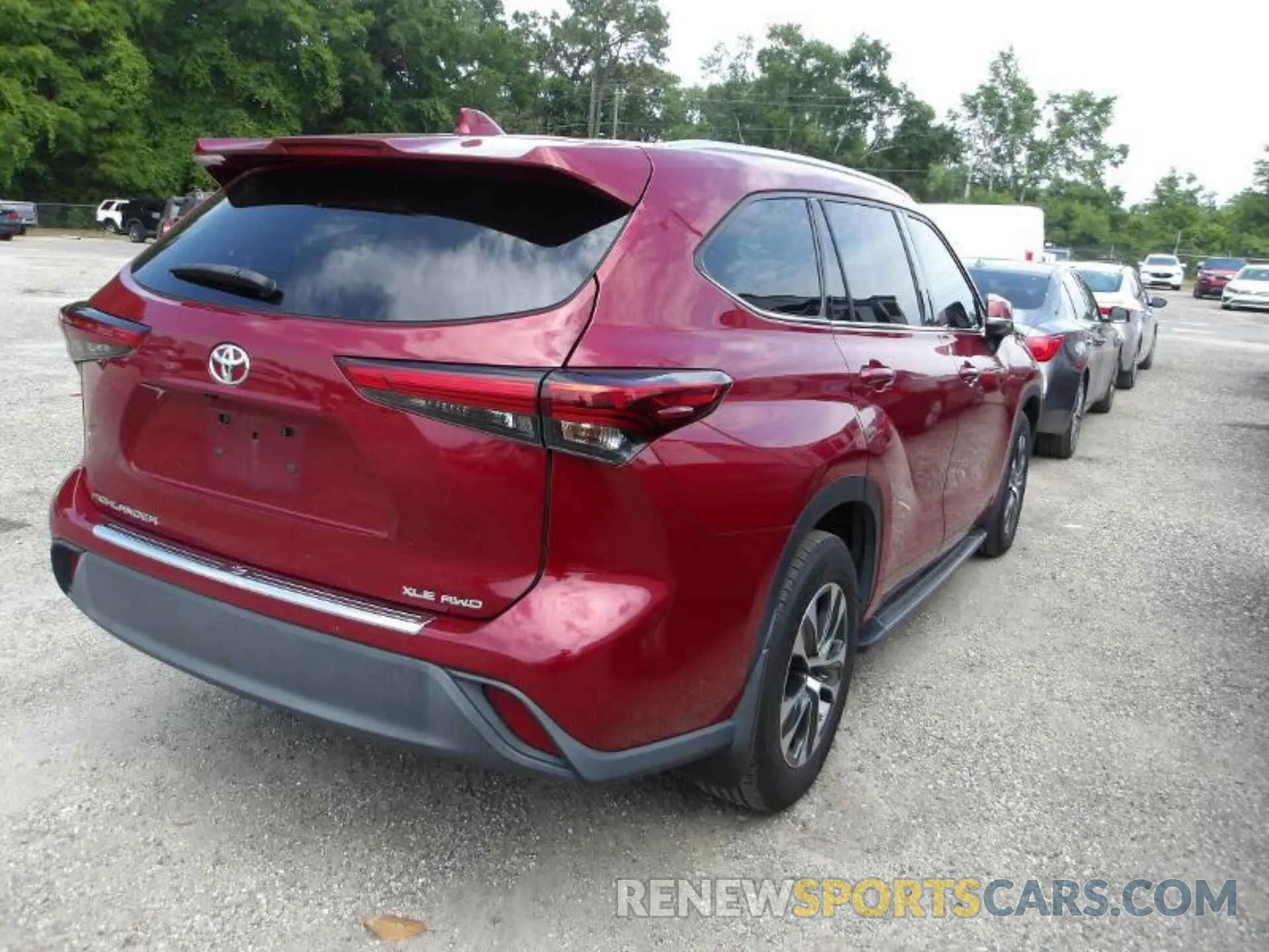 4 Photograph of a damaged car 5TDGZRBH6MS554982 TOYOTA HIGHLANDER 2021