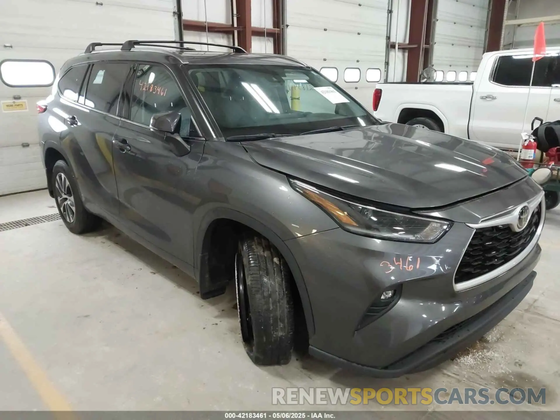 1 Photograph of a damaged car 5TDGZRBH6MS558546 TOYOTA HIGHLANDER 2021