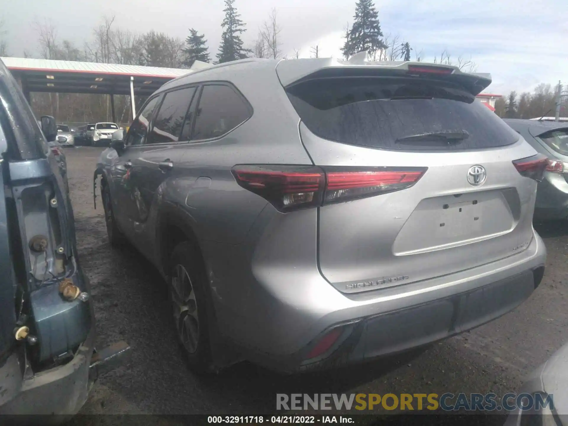 3 Photograph of a damaged car 5TDGZRBH7MS064955 TOYOTA HIGHLANDER 2021