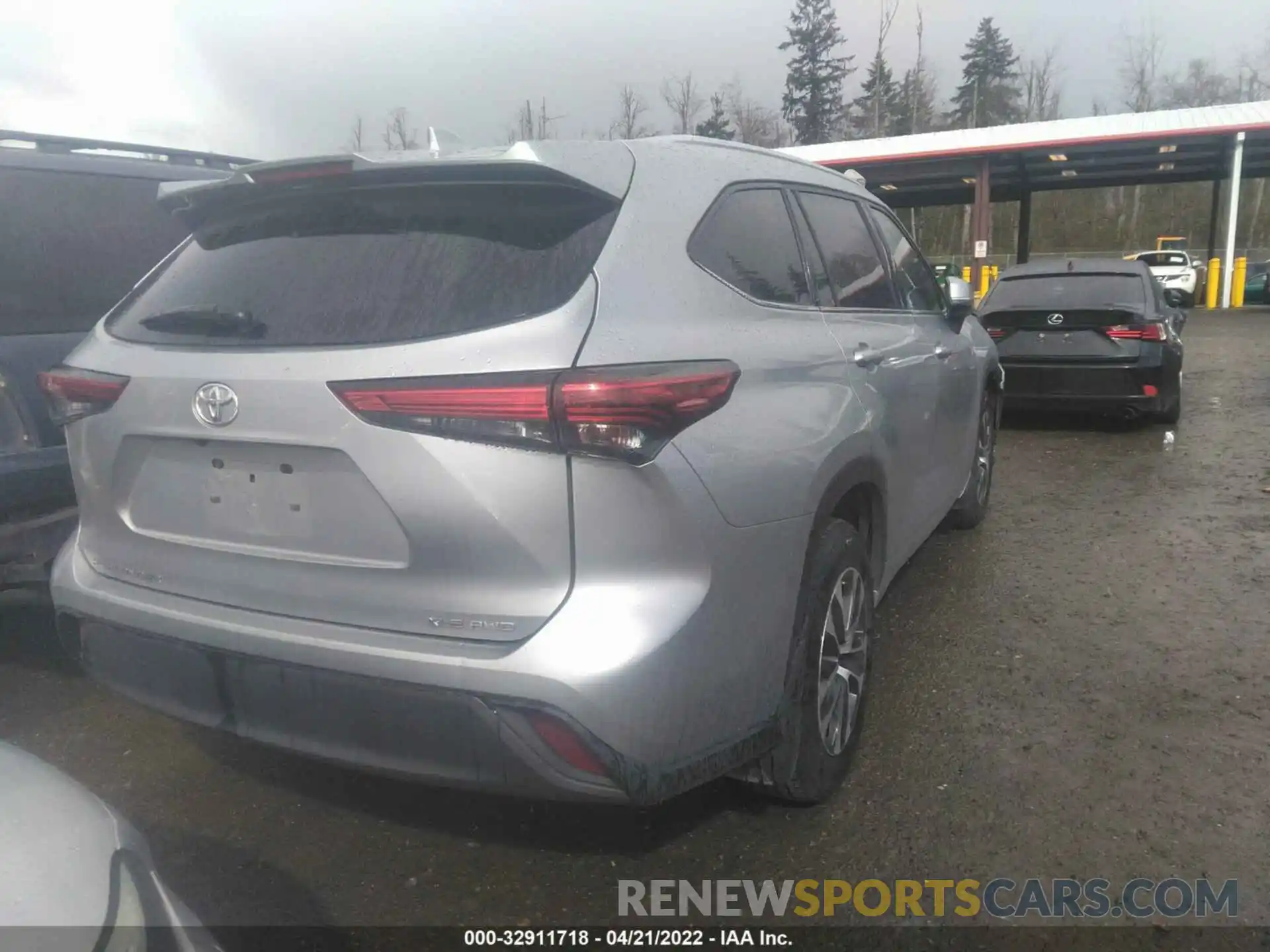 4 Photograph of a damaged car 5TDGZRBH7MS064955 TOYOTA HIGHLANDER 2021