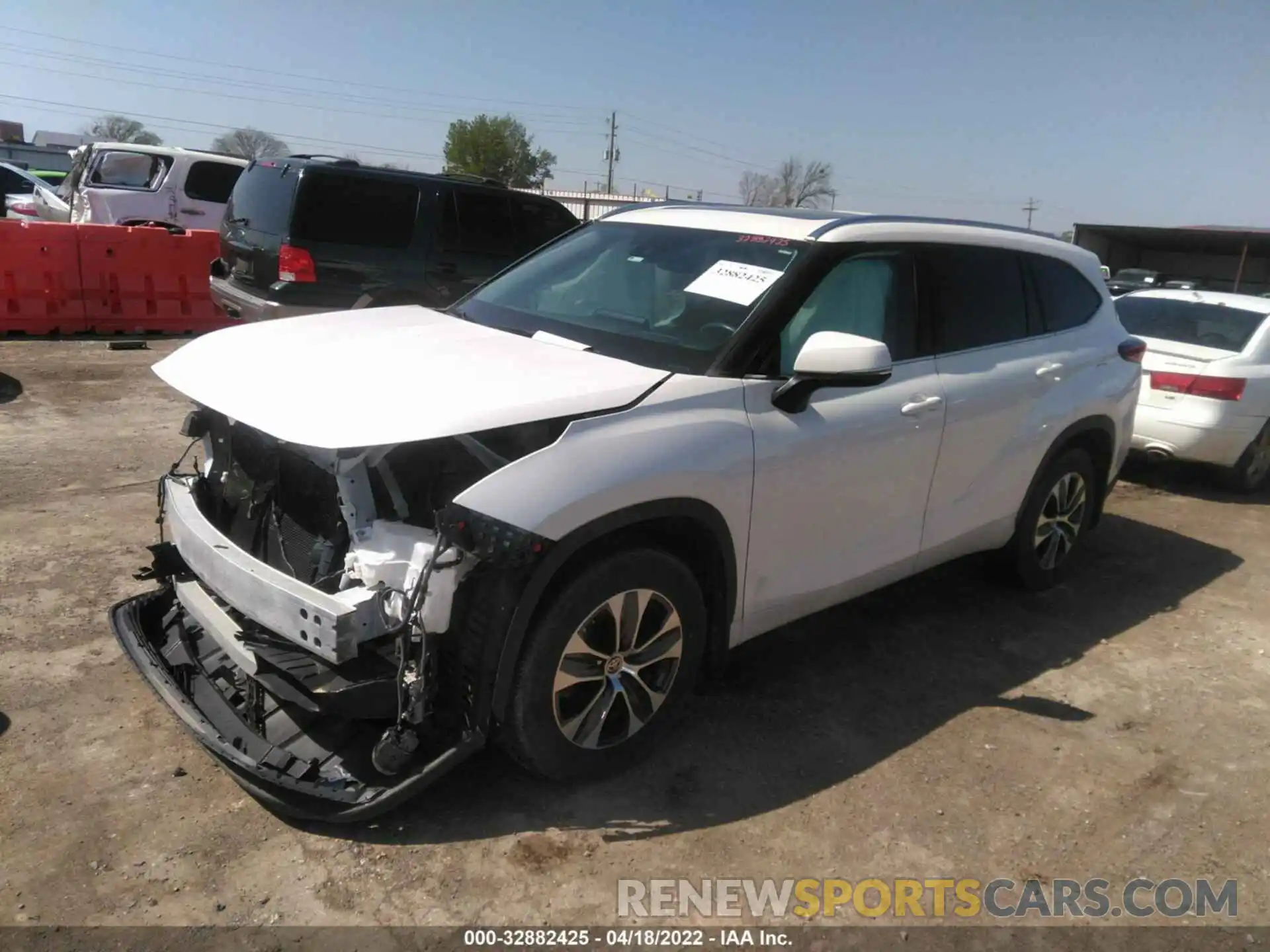 2 Photograph of a damaged car 5TDGZRBH7MS071159 TOYOTA HIGHLANDER 2021