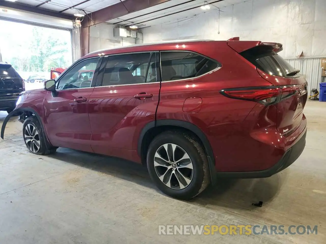 2 Photograph of a damaged car 5TDGZRBH7MS095106 TOYOTA HIGHLANDER 2021