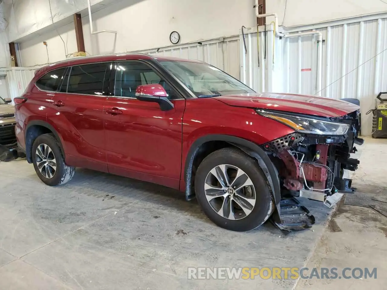 4 Photograph of a damaged car 5TDGZRBH7MS095106 TOYOTA HIGHLANDER 2021