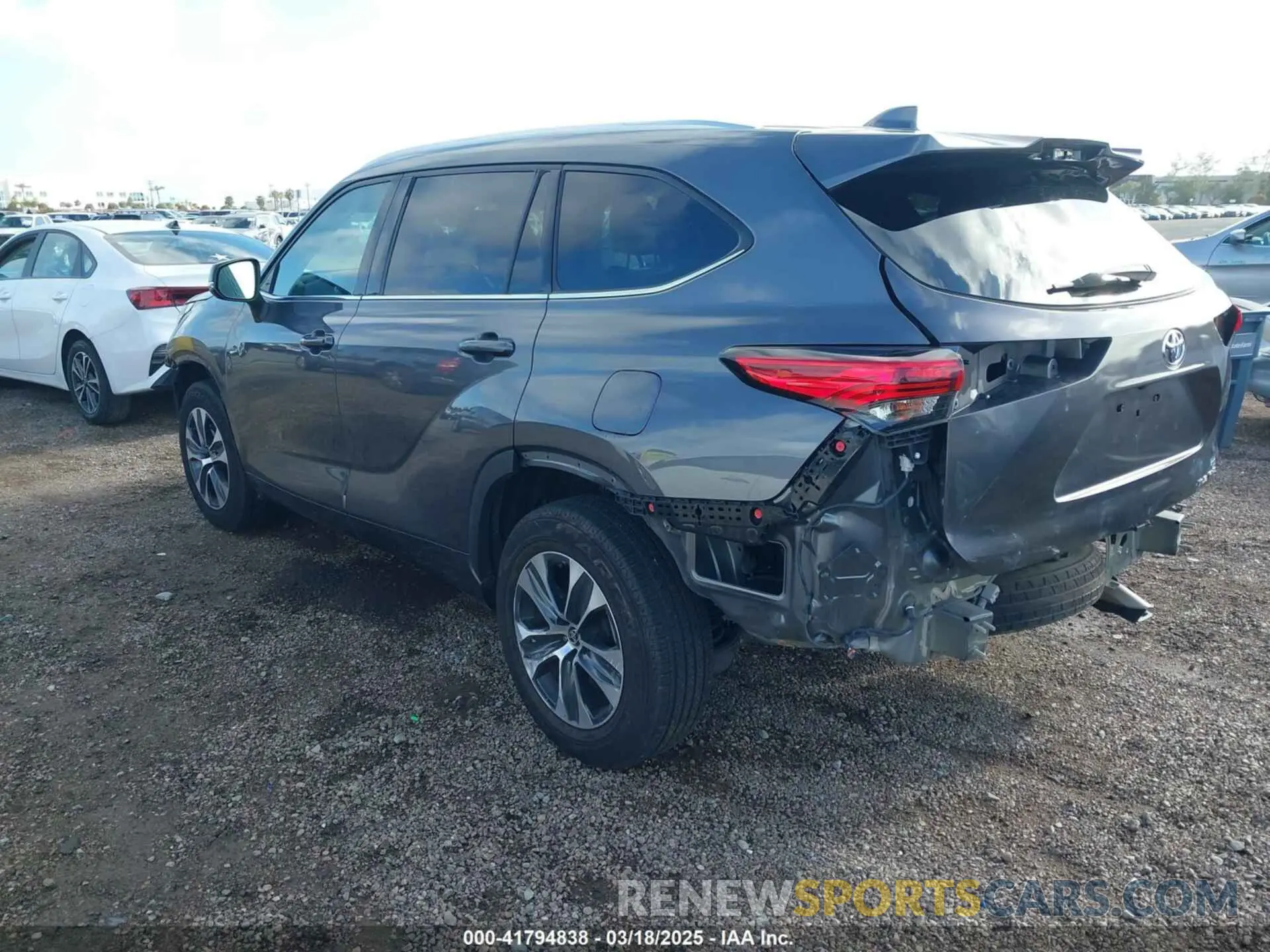 3 Photograph of a damaged car 5TDGZRBH7MS121493 TOYOTA HIGHLANDER 2021