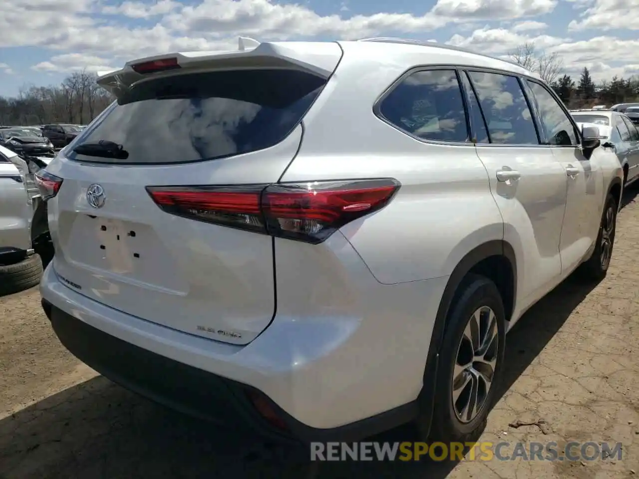 4 Photograph of a damaged car 5TDGZRBH7MS126015 TOYOTA HIGHLANDER 2021