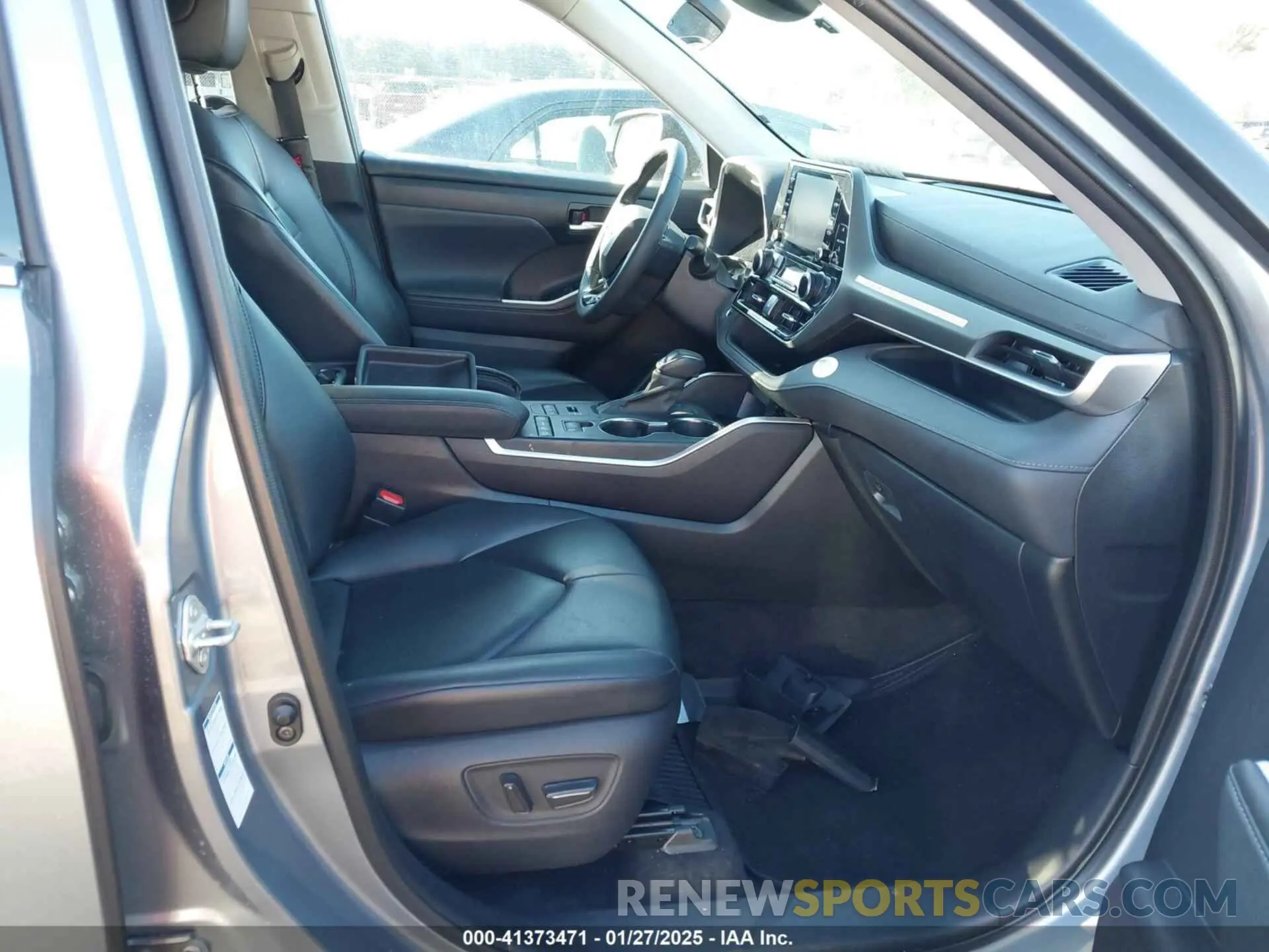 5 Photograph of a damaged car 5TDGZRBH7MS153893 TOYOTA HIGHLANDER 2021