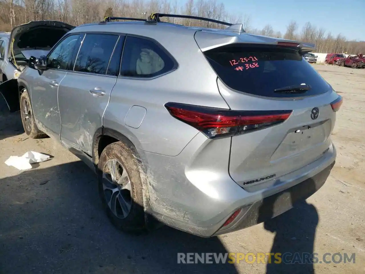 3 Photograph of a damaged car 5TDGZRBH7MS528147 TOYOTA HIGHLANDER 2021