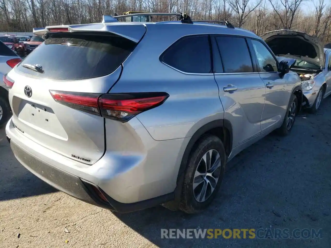 4 Photograph of a damaged car 5TDGZRBH7MS528147 TOYOTA HIGHLANDER 2021