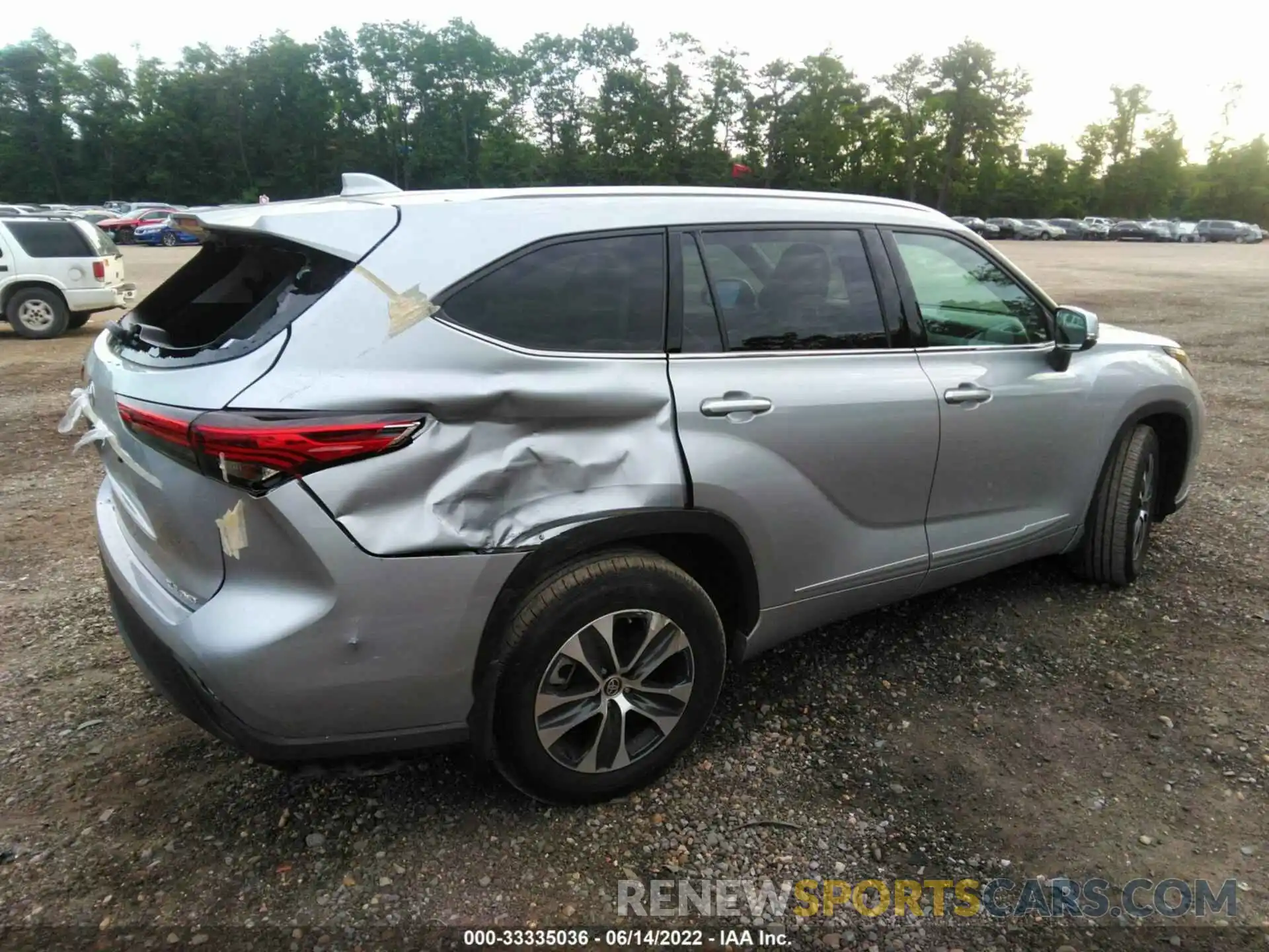 4 Photograph of a damaged car 5TDGZRBH7MS532280 TOYOTA HIGHLANDER 2021