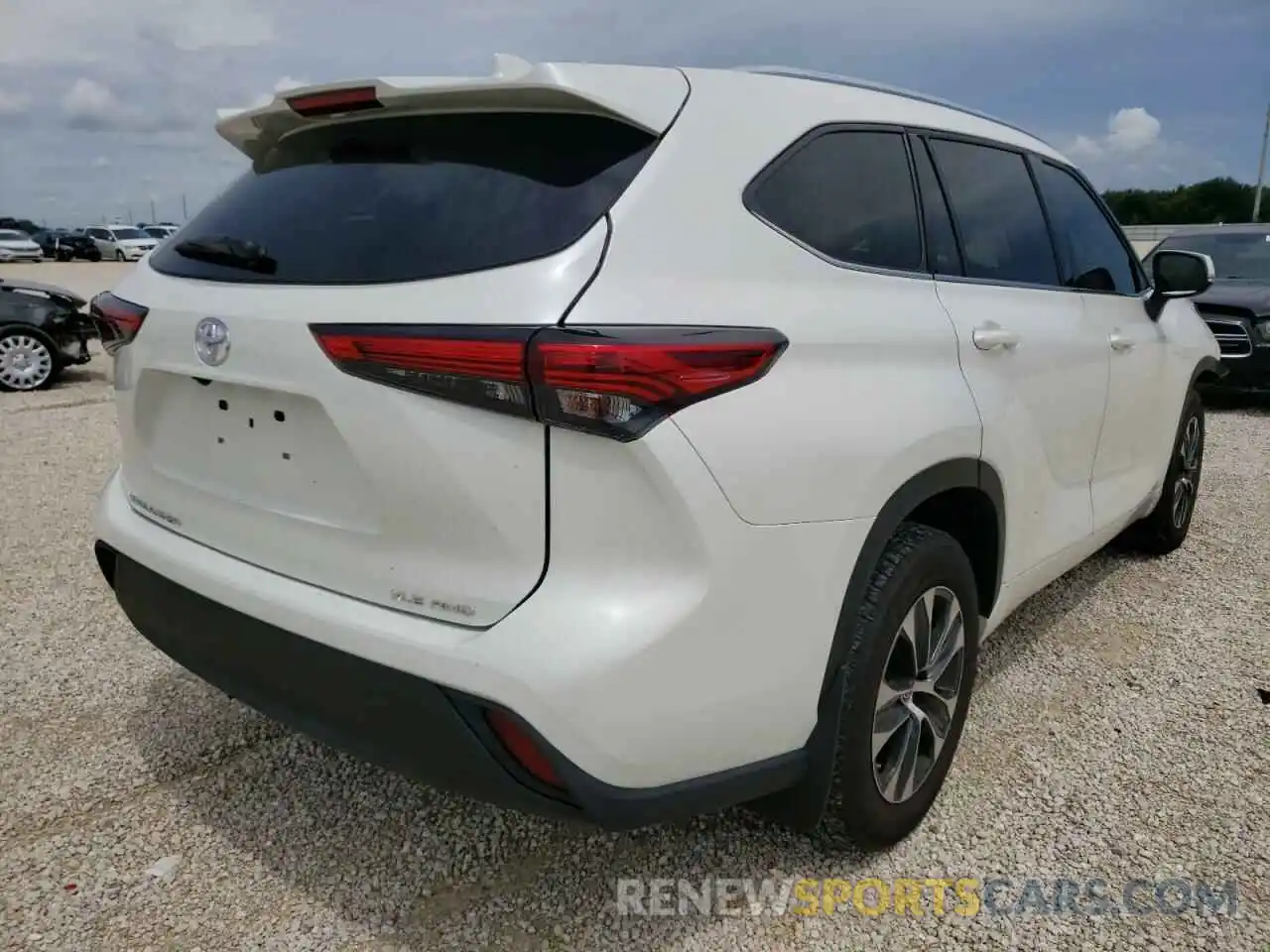 4 Photograph of a damaged car 5TDGZRBH7MS539410 TOYOTA HIGHLANDER 2021