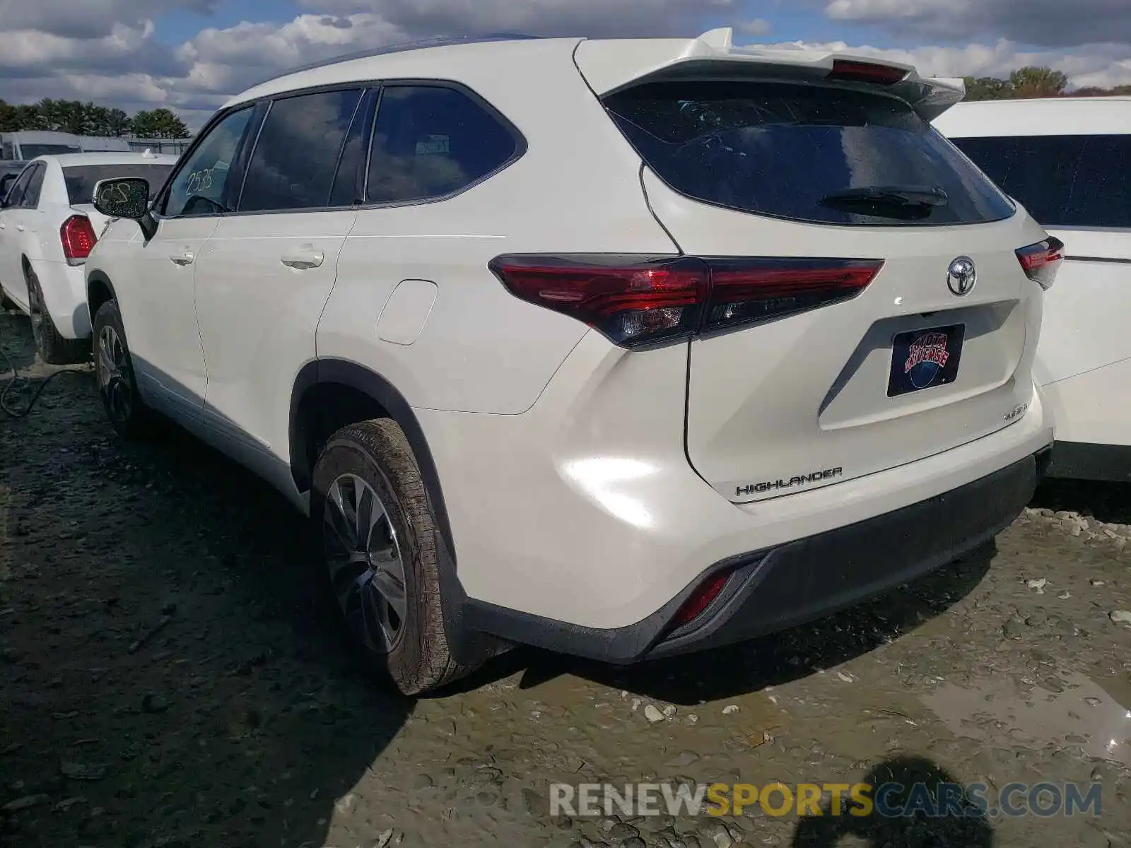 3 Photograph of a damaged car 5TDGZRBH7MS541027 TOYOTA HIGHLANDER 2021