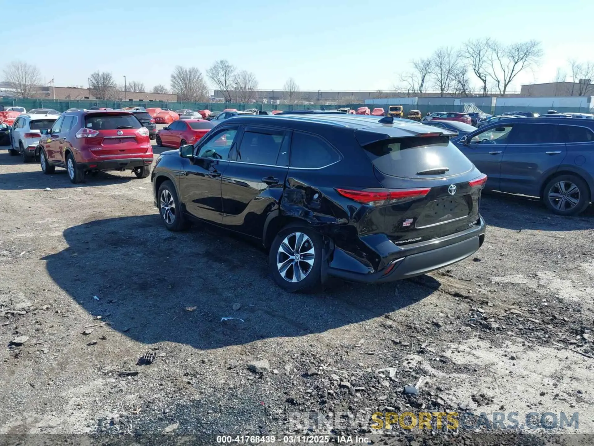 3 Photograph of a damaged car 5TDGZRBH7MS557857 TOYOTA HIGHLANDER 2021