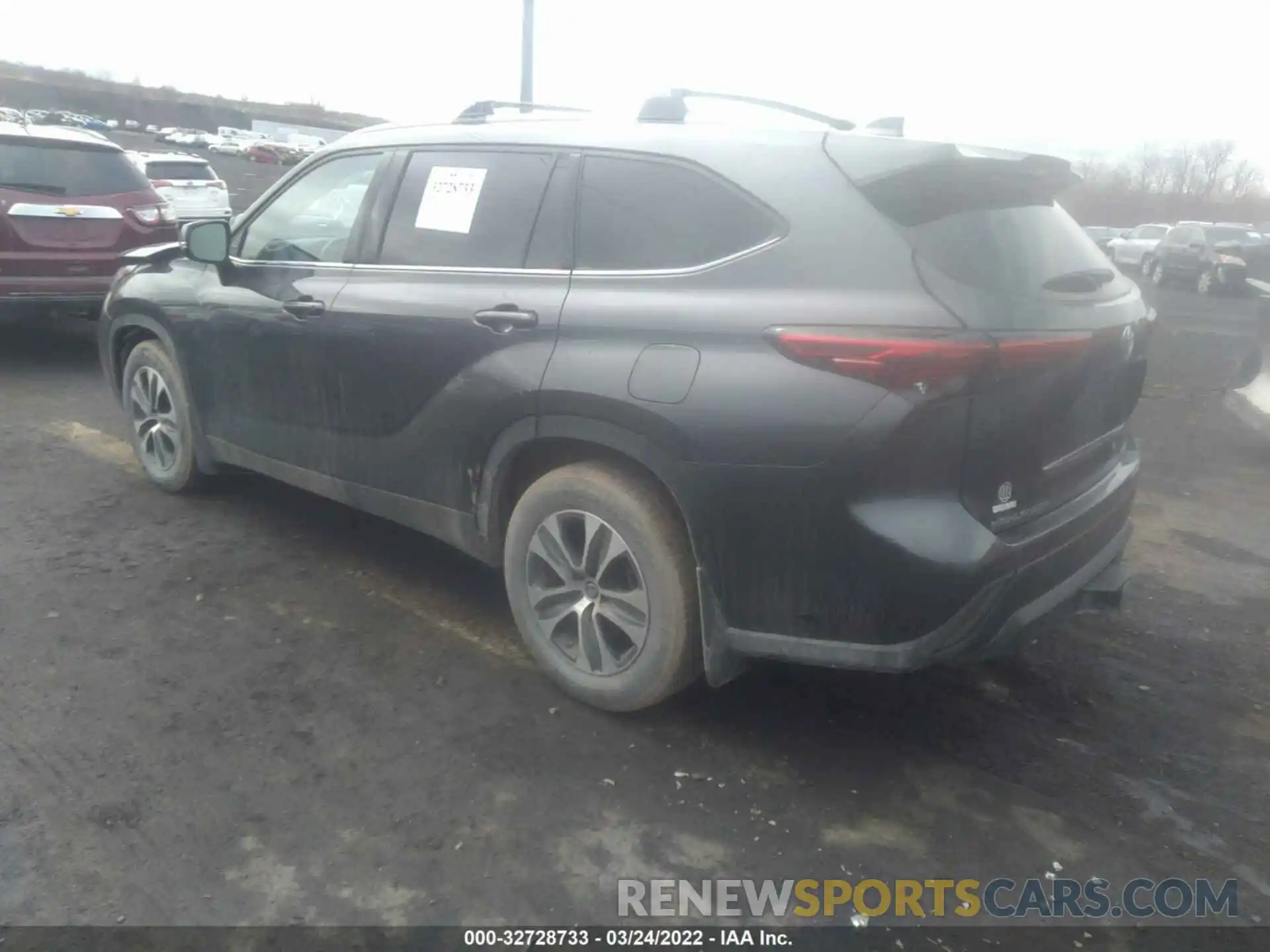 3 Photograph of a damaged car 5TDGZRBH8MS061062 TOYOTA HIGHLANDER 2021