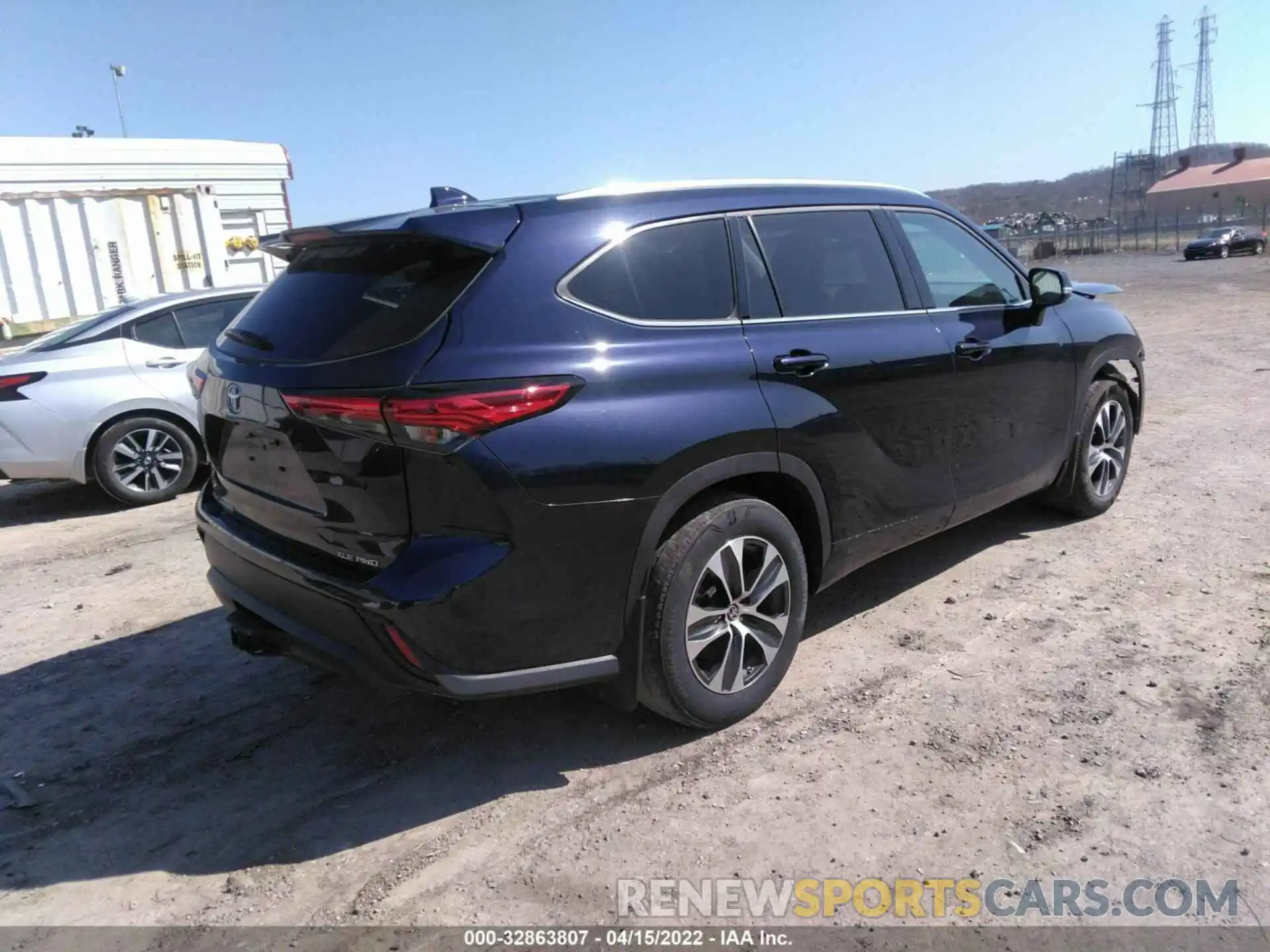 4 Photograph of a damaged car 5TDGZRBH8MS100541 TOYOTA HIGHLANDER 2021