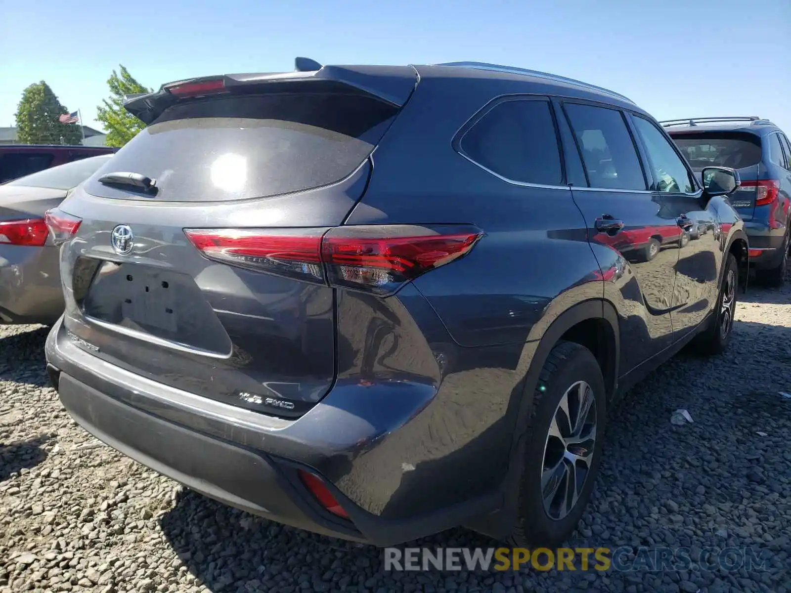 4 Photograph of a damaged car 5TDGZRBH8MS525418 TOYOTA HIGHLANDER 2021