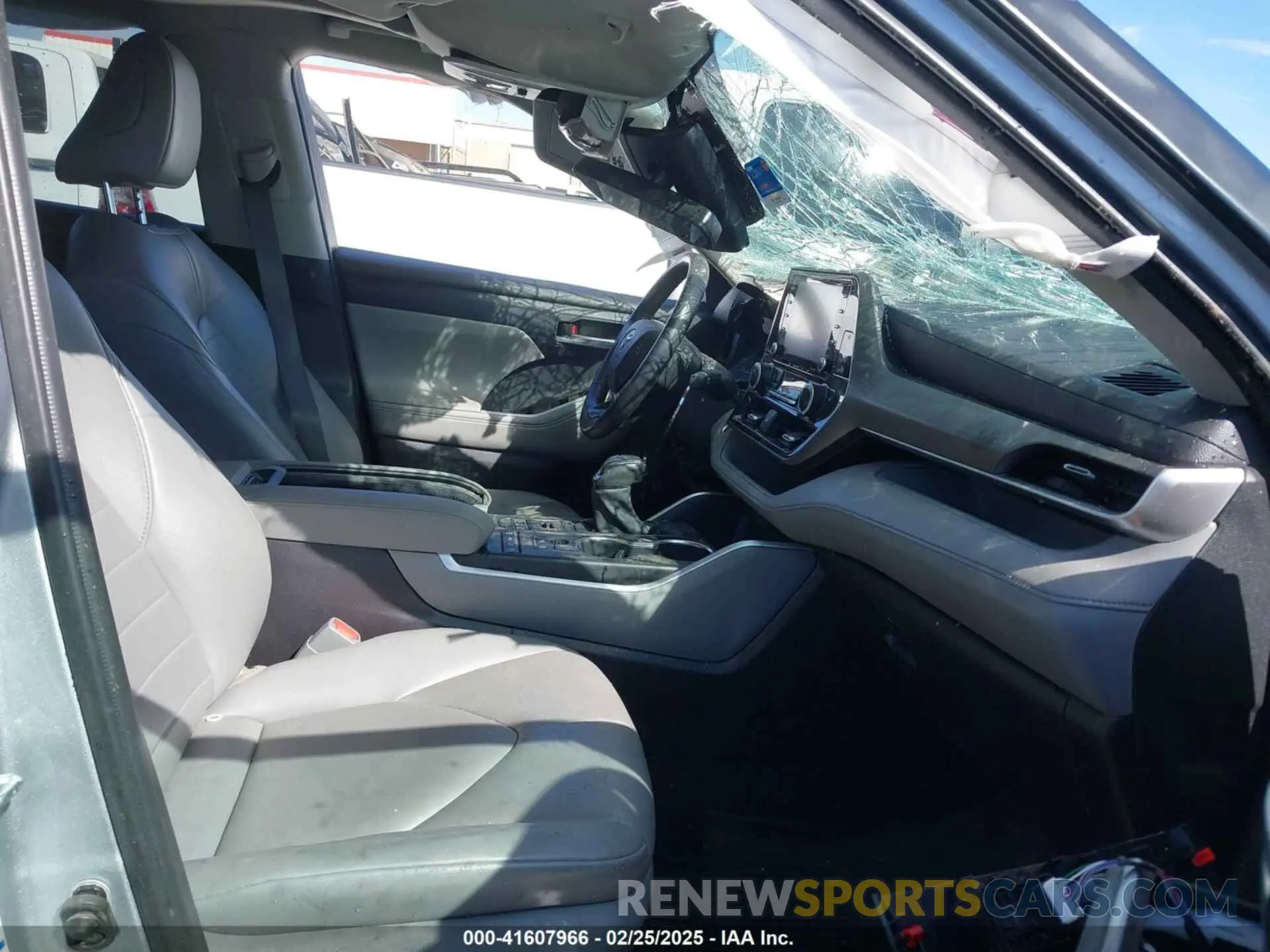 5 Photograph of a damaged car 5TDGZRBH8MS538038 TOYOTA HIGHLANDER 2021