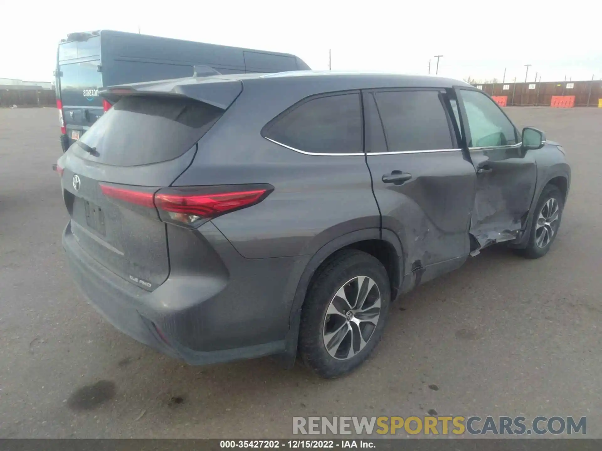 4 Photograph of a damaged car 5TDGZRBH8MS544308 TOYOTA HIGHLANDER 2021