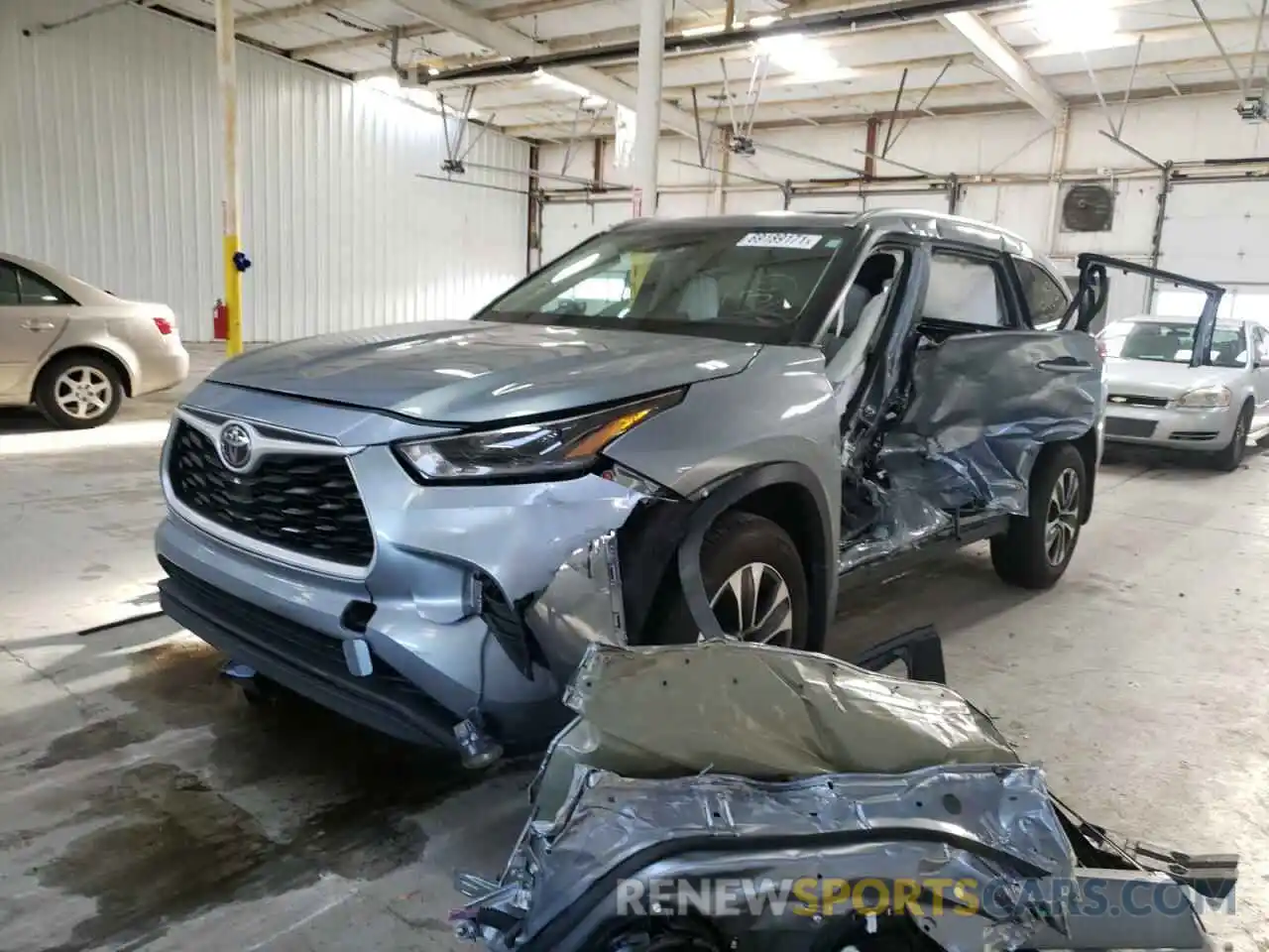 2 Photograph of a damaged car 5TDGZRBH9MS067081 TOYOTA HIGHLANDER 2021