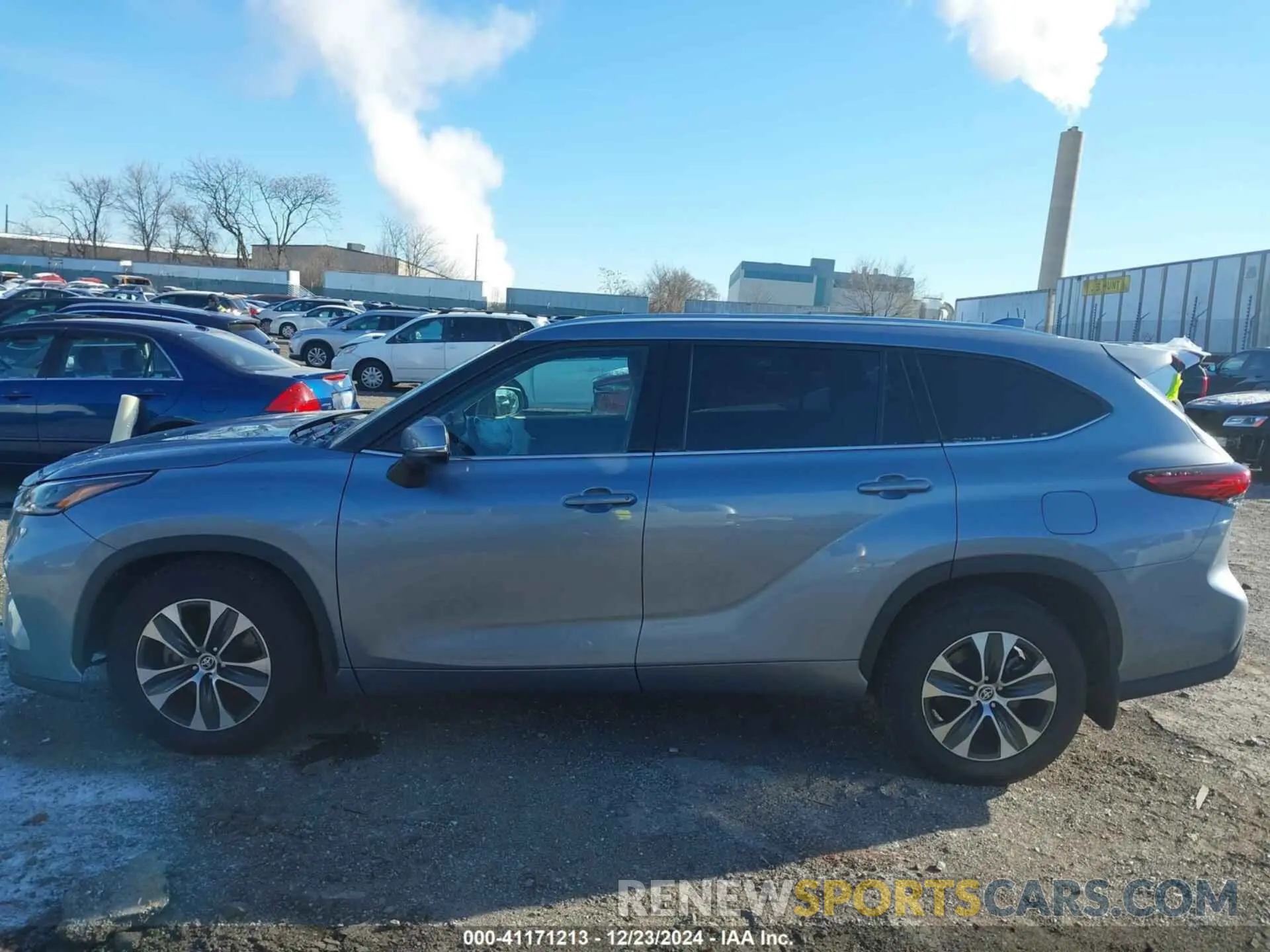 14 Photograph of a damaged car 5TDGZRBH9MS113878 TOYOTA HIGHLANDER 2021