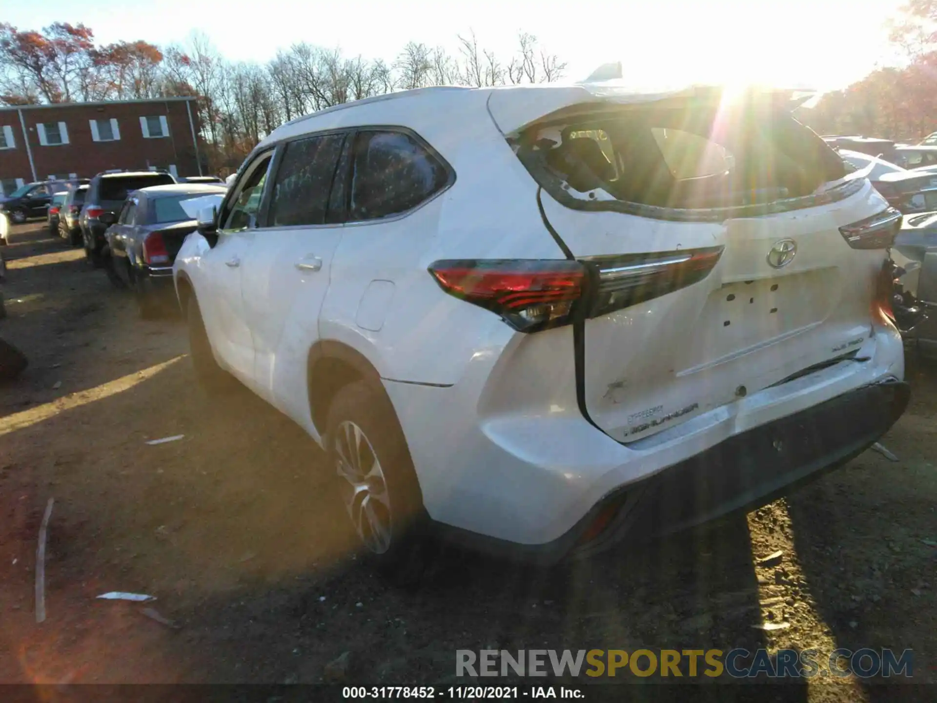 3 Photograph of a damaged car 5TDGZRBH9MS127277 TOYOTA HIGHLANDER 2021