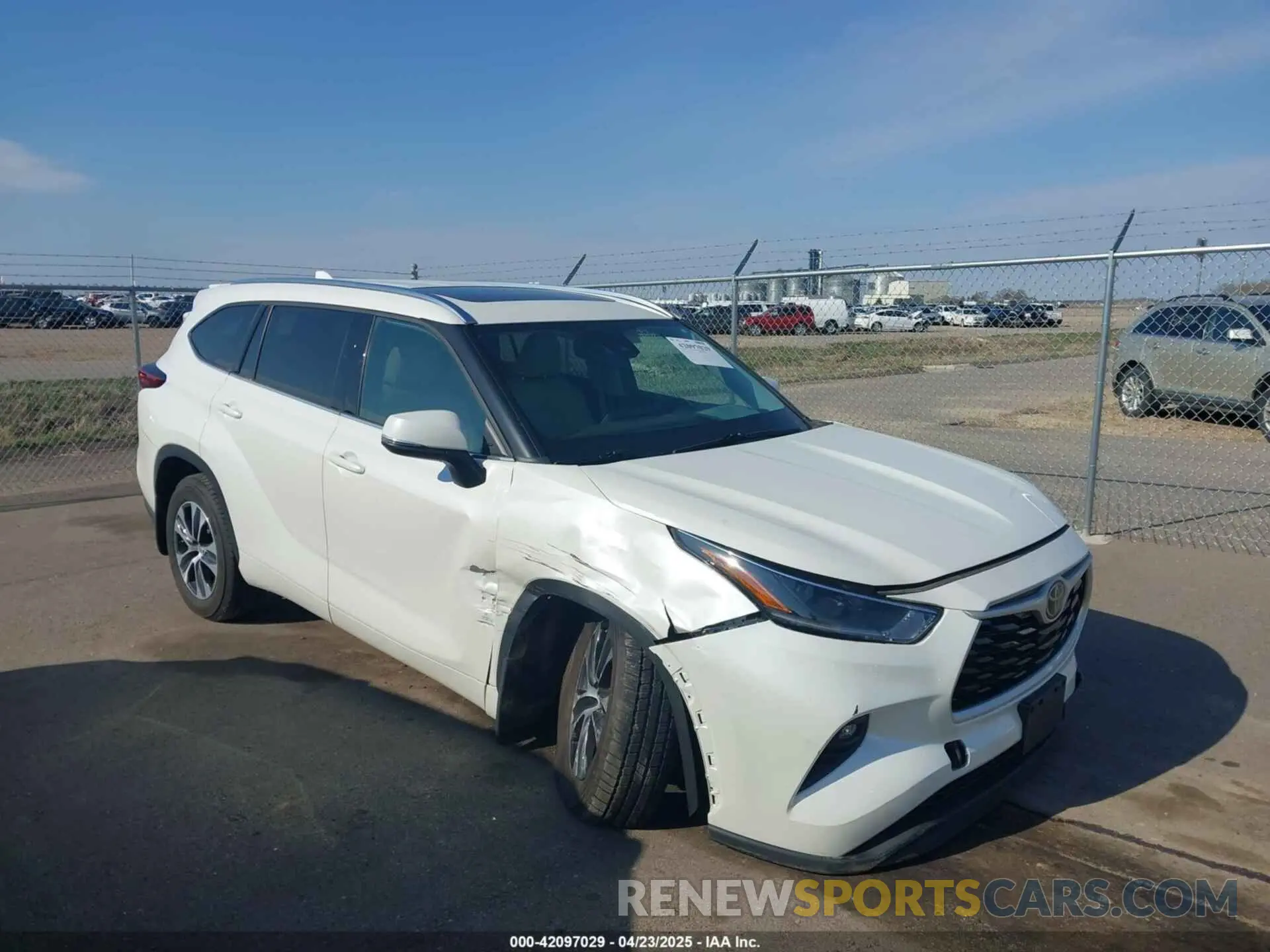 1 Photograph of a damaged car 5TDGZRBHXMS075948 TOYOTA HIGHLANDER 2021