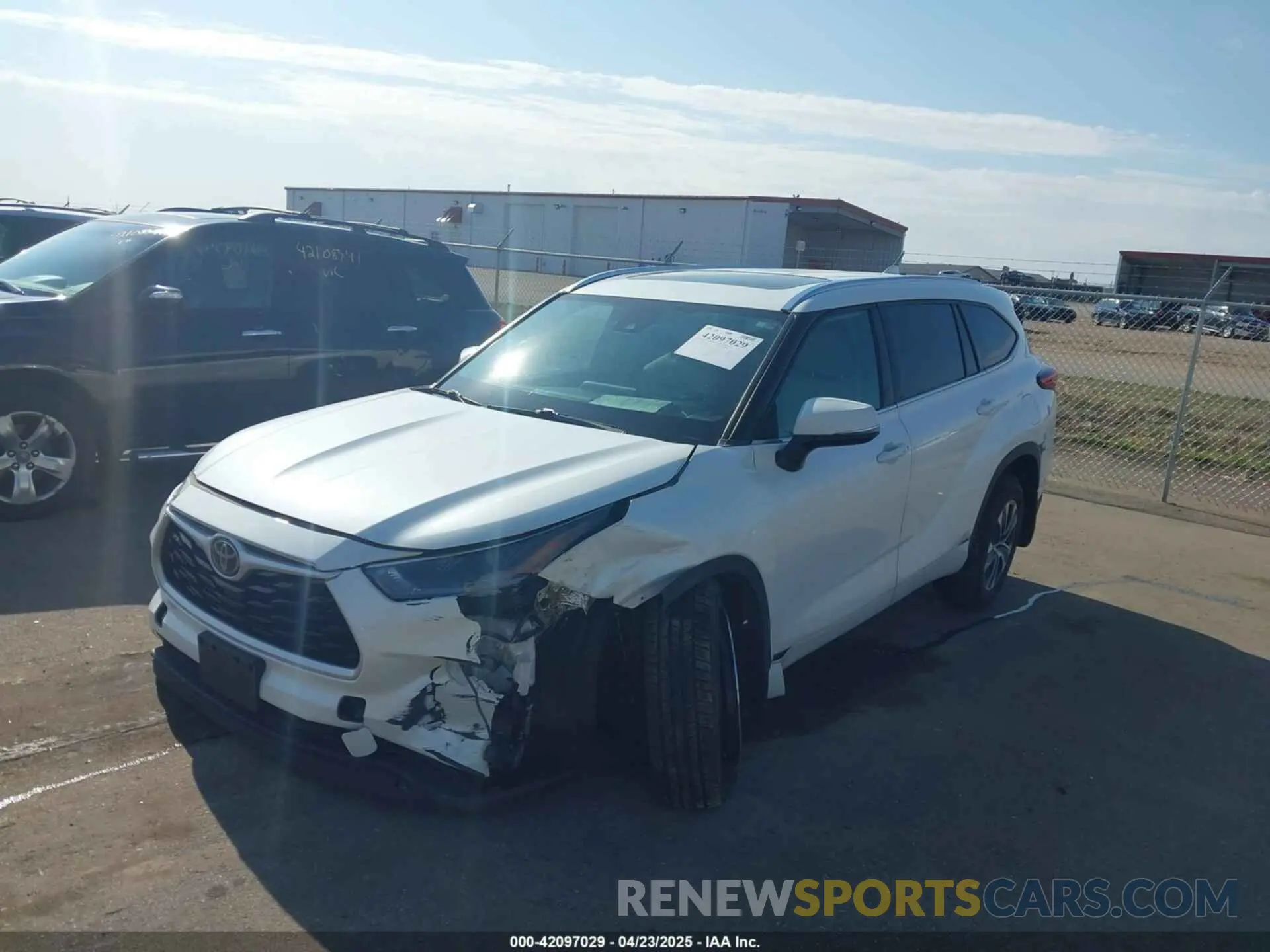 2 Photograph of a damaged car 5TDGZRBHXMS075948 TOYOTA HIGHLANDER 2021